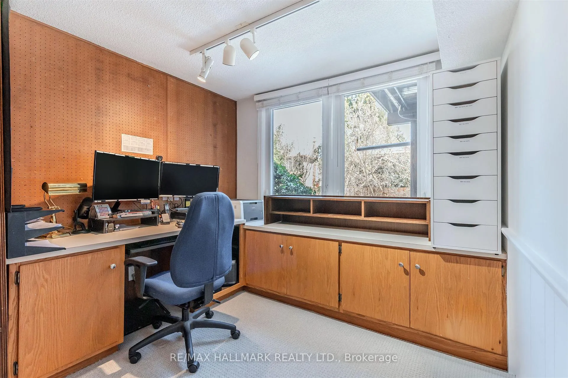Photo 34 of 136 Mossgrove Trail, North York, St. Andrew-Windfields — HOMEH