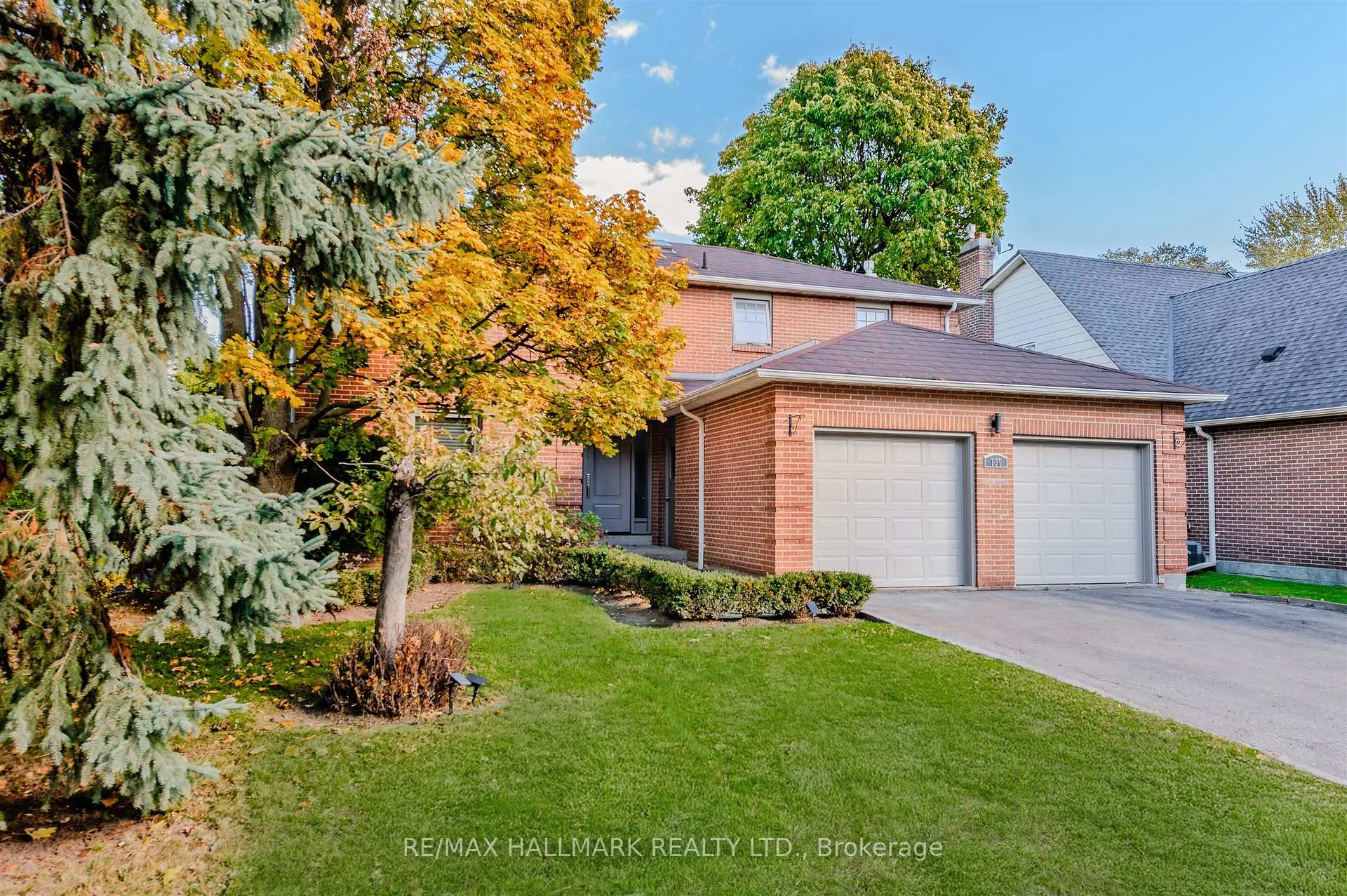 Photo 1 of 136 Mossgrove Trail, North York, St. Andrew-Windfields — HOMEH