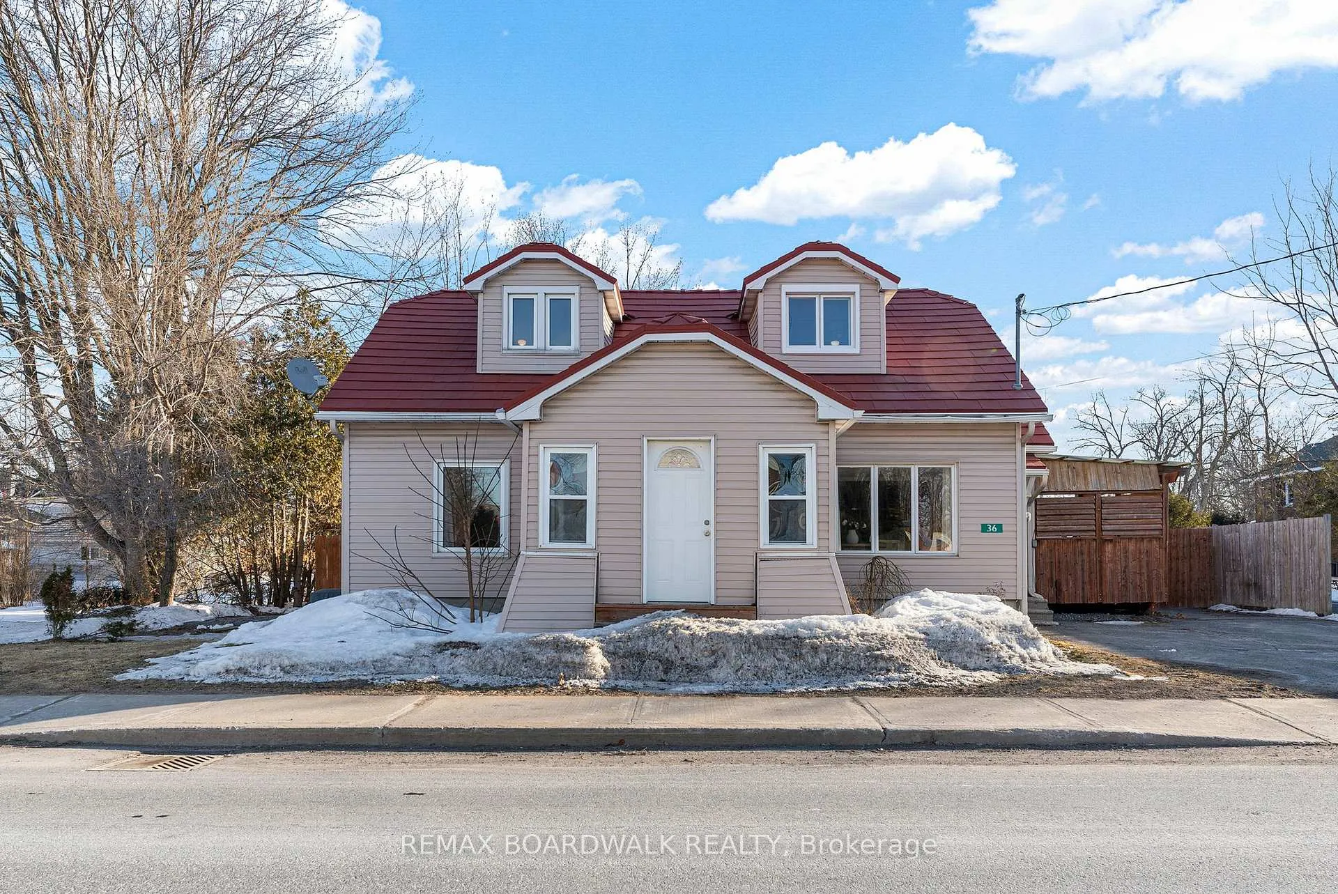 Photo 2 of 36 Main Street, North Stormont, Finch — HOMEH