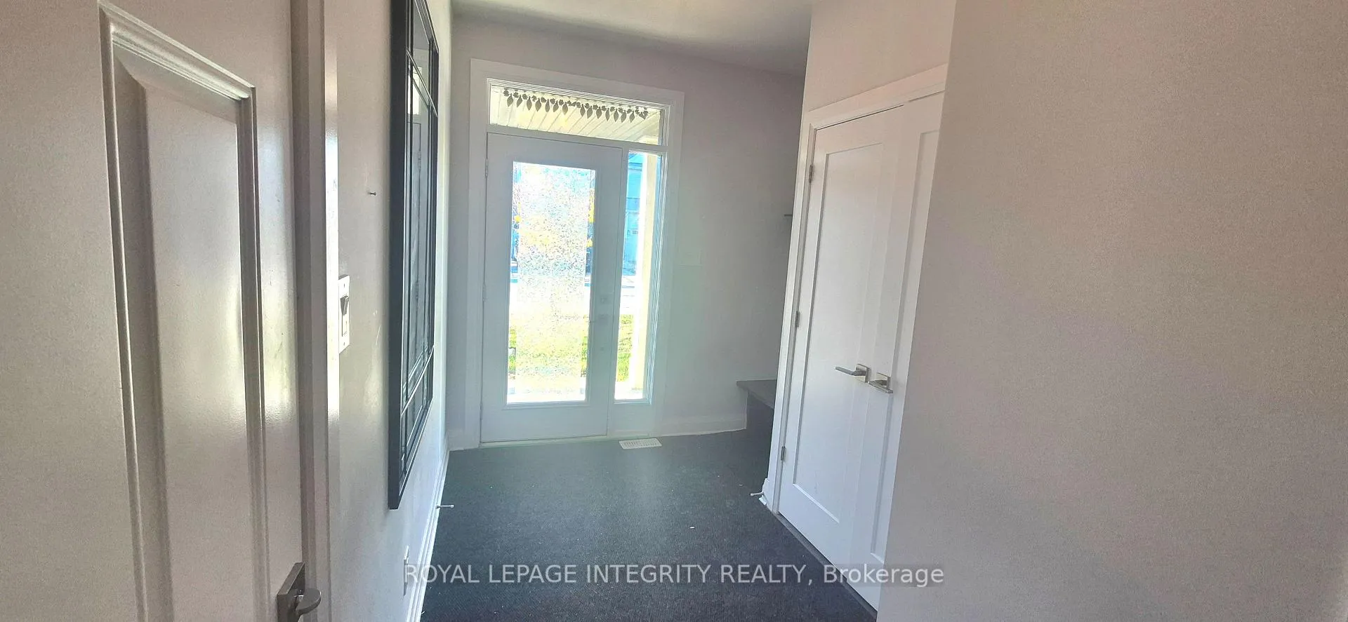 Photo 3 of 341 Haliburton Heights, Ottawa, Kanata - Emerald Meadows/Trailwest — HOMEH