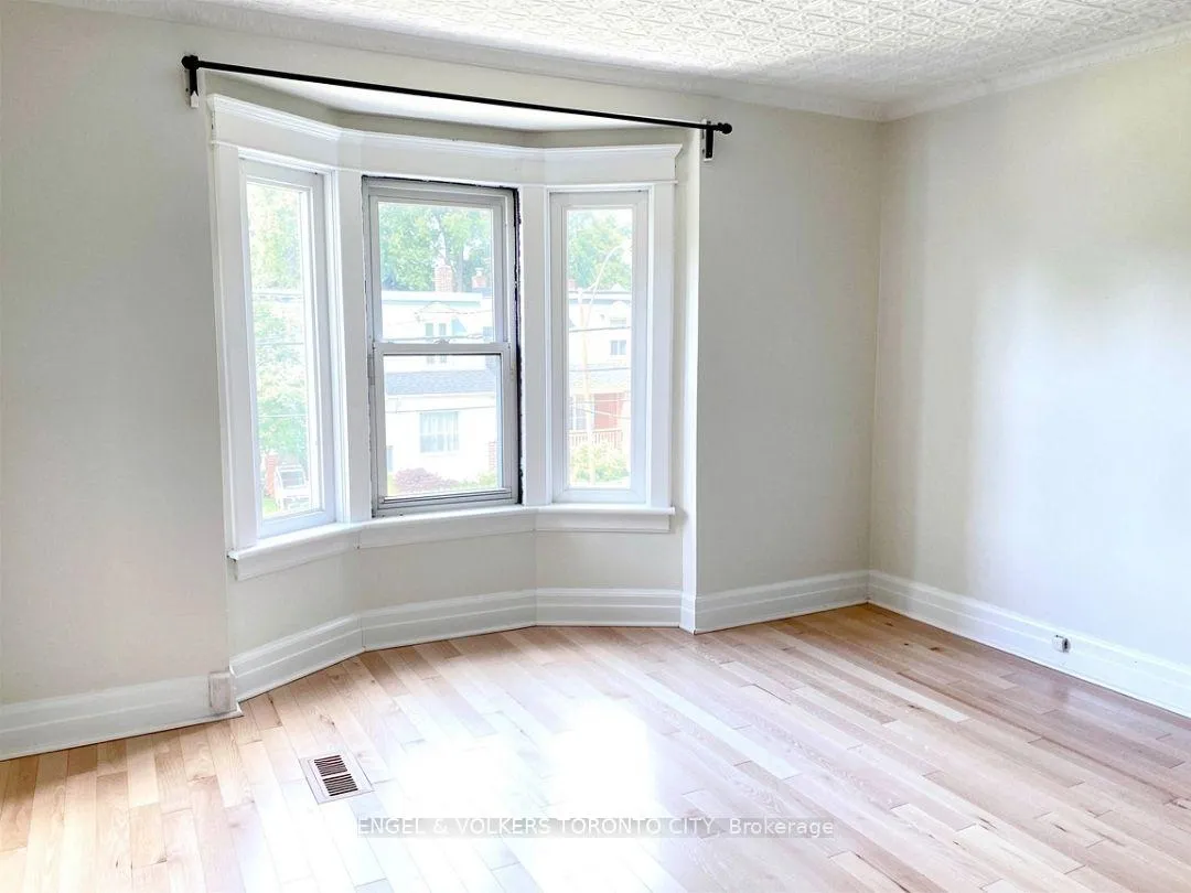 Photo 5 of 591 Pape Avenue, Toronto, North Riverdale — HOMEH