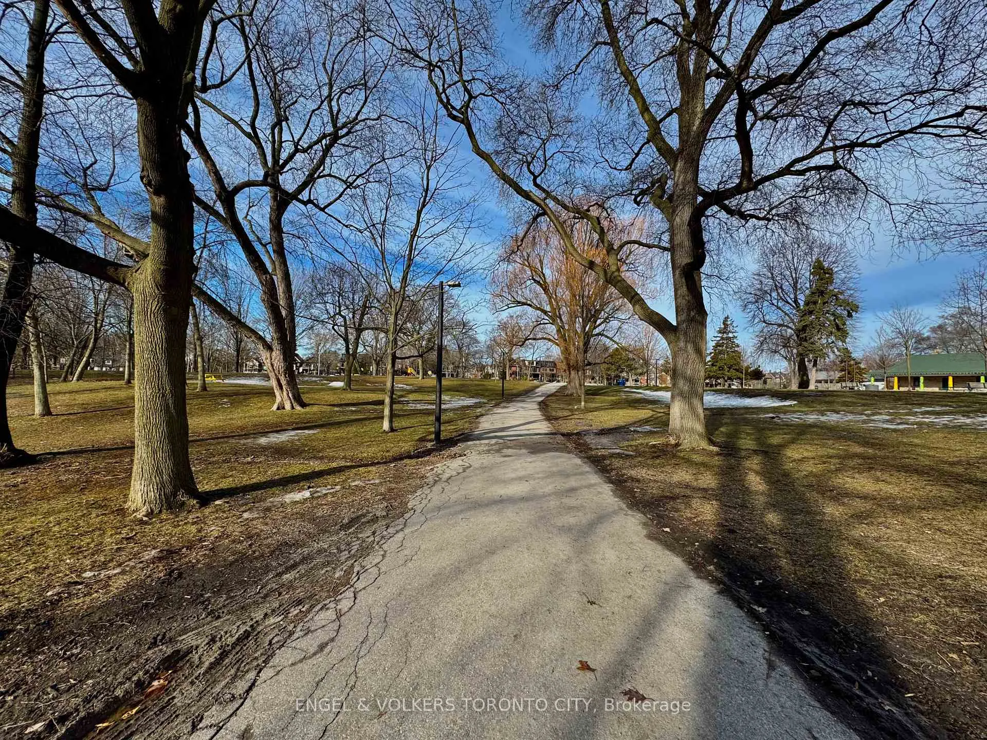Photo 11 of 591 Pape Avenue, Toronto, North Riverdale — HOMEH