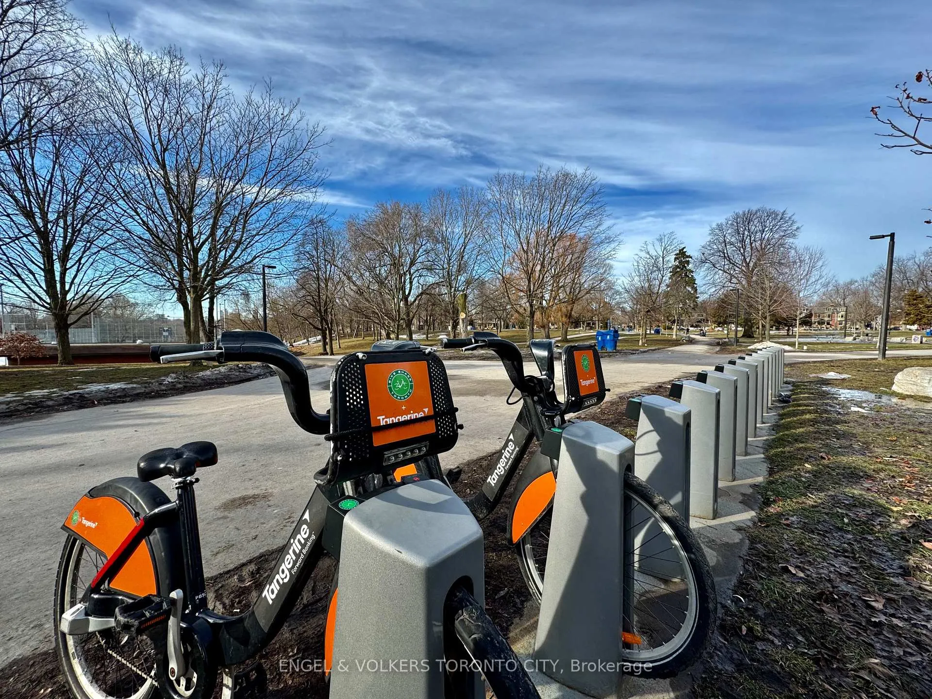 Photo 14 of 591 Pape Avenue, Toronto, North Riverdale — HOMEH