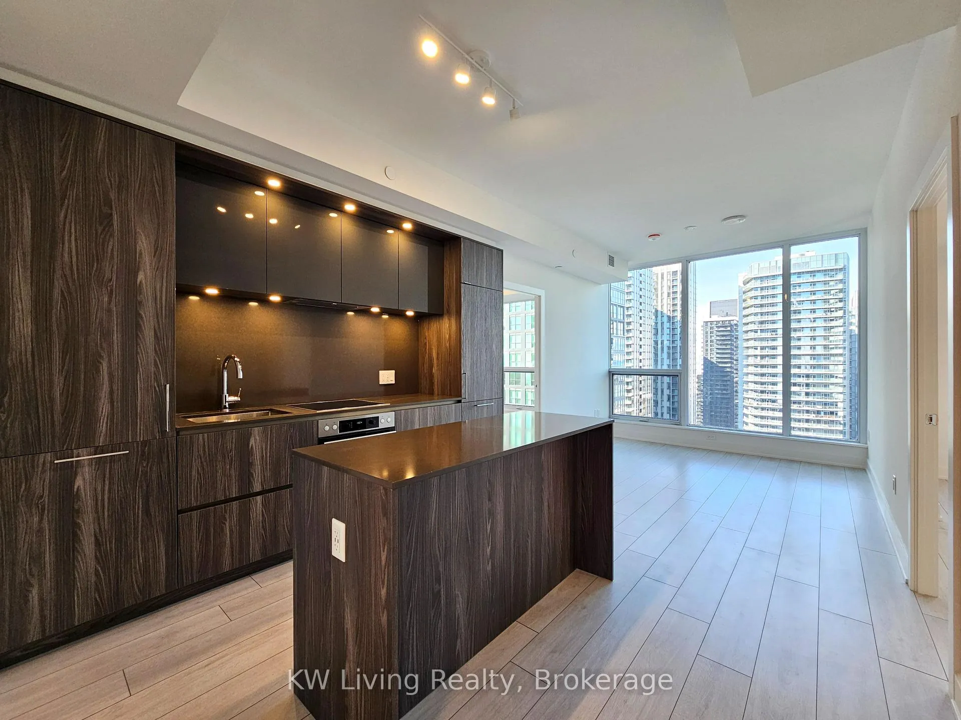 Front of Unit 3305, 15 Mercer Street