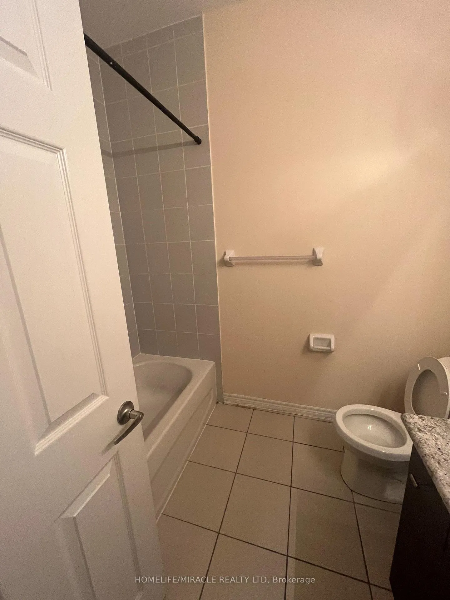Photo 13 of Unit Upper, 37 Vezna Crescent, Brampton, Credit Valley — HOMEH