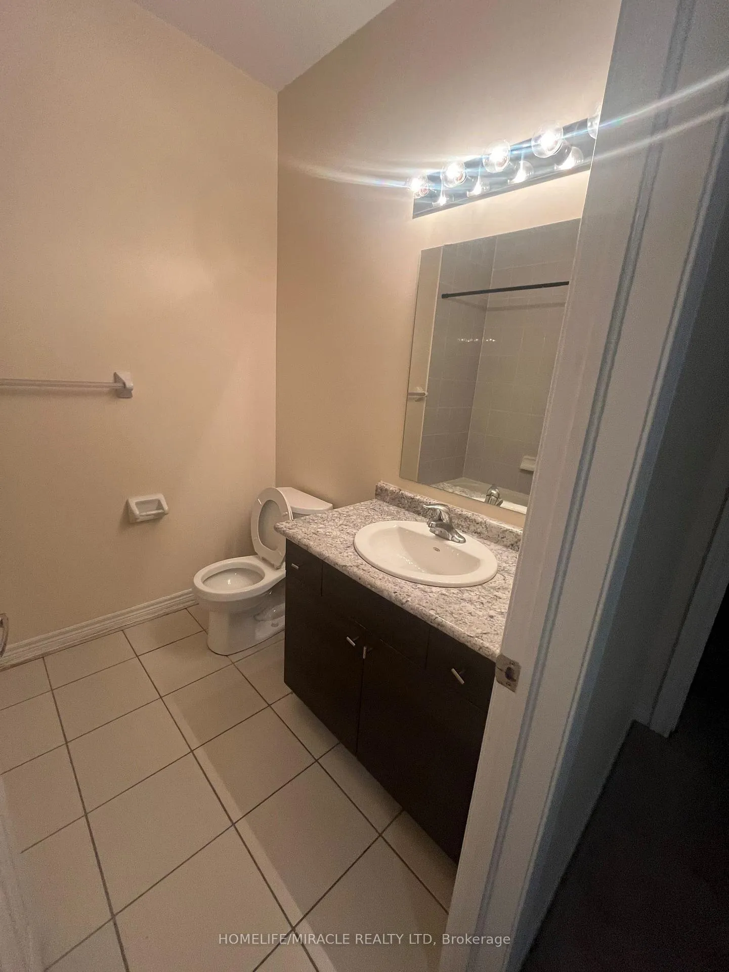 Photo 14 of Unit Upper, 37 Vezna Crescent, Brampton, Credit Valley — HOMEH
