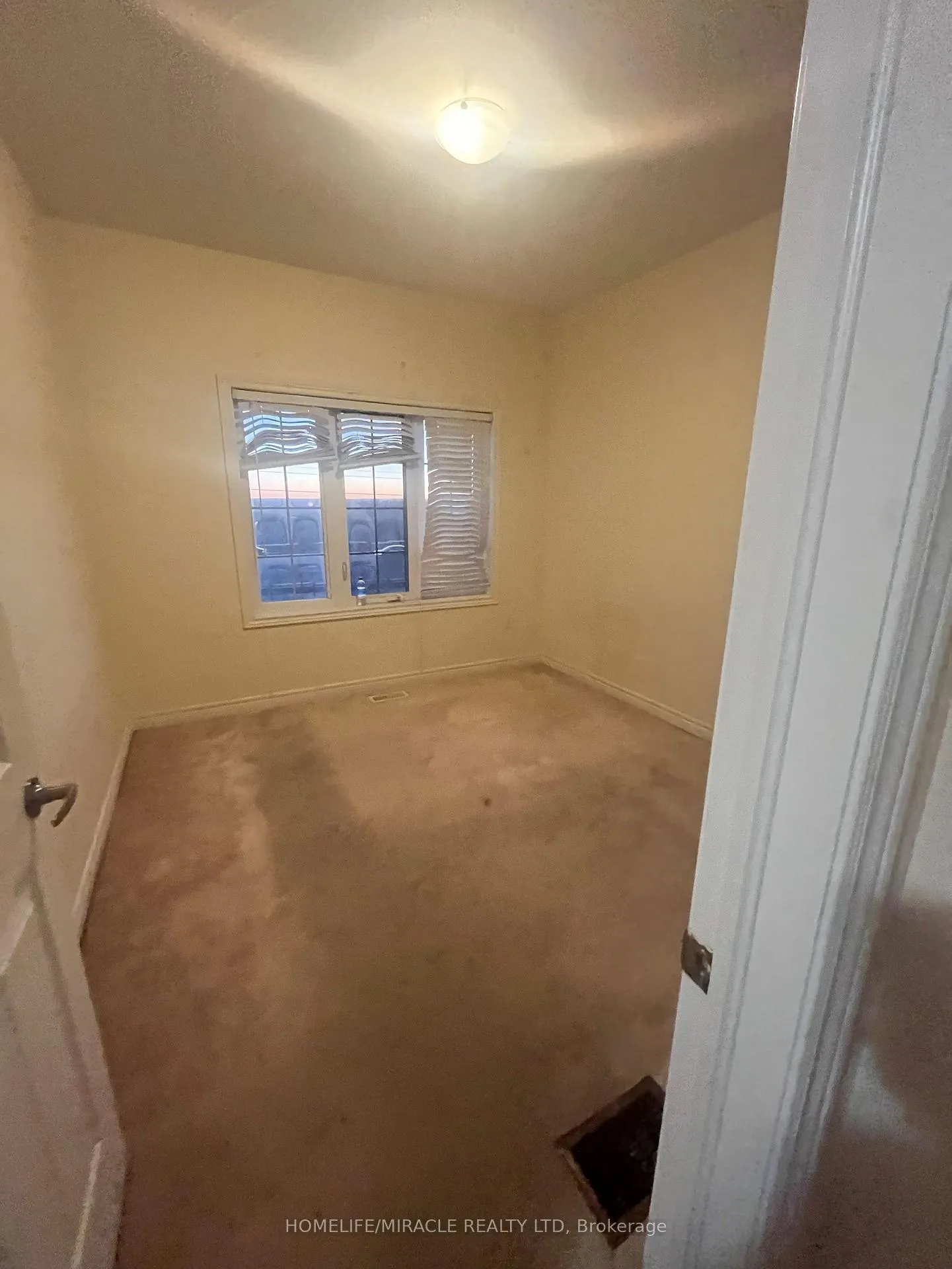 Photo 18 of Unit Upper, 37 Vezna Crescent, Brampton, Credit Valley — HOMEH