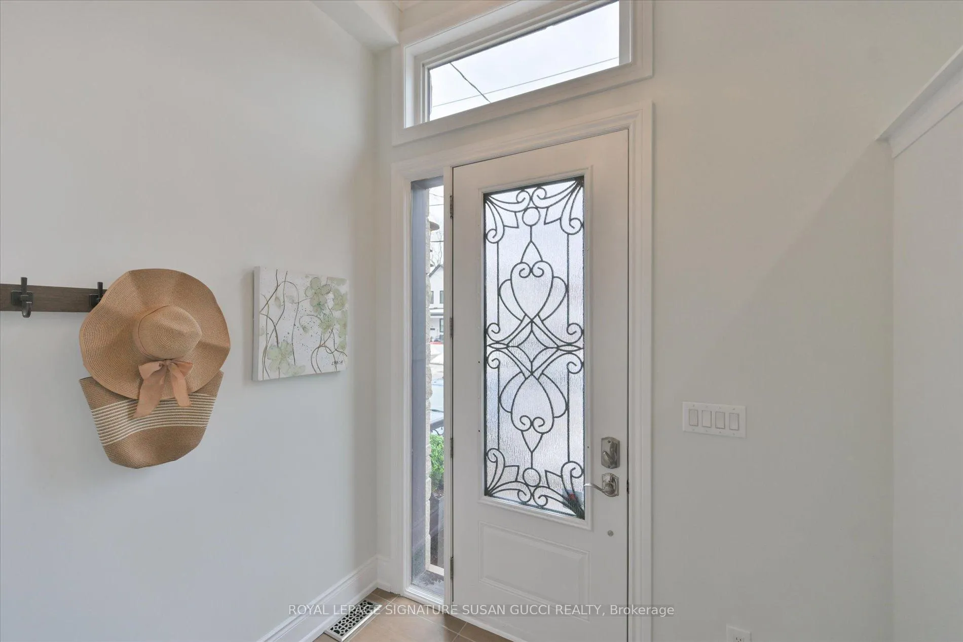 Photo 3 of 20 Cambrai Avenue, Toronto, Woodbine-Lumsden — HOMEH