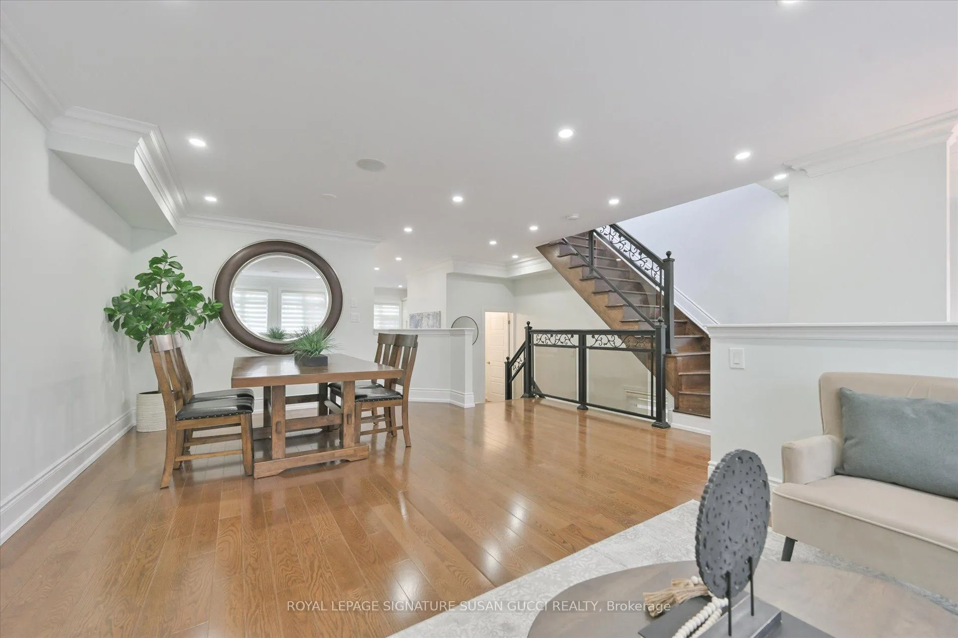 Photo 5 of 20 Cambrai Avenue, Toronto, Woodbine-Lumsden — HOMEH