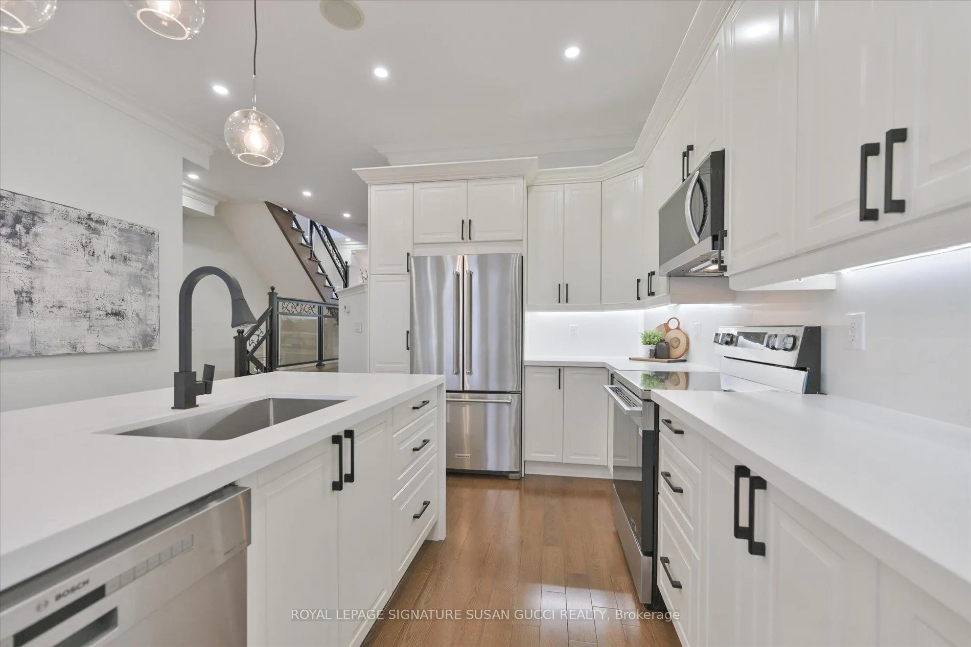 Photo 11 of 20 Cambrai Avenue, Toronto, Woodbine-Lumsden — HOMEH