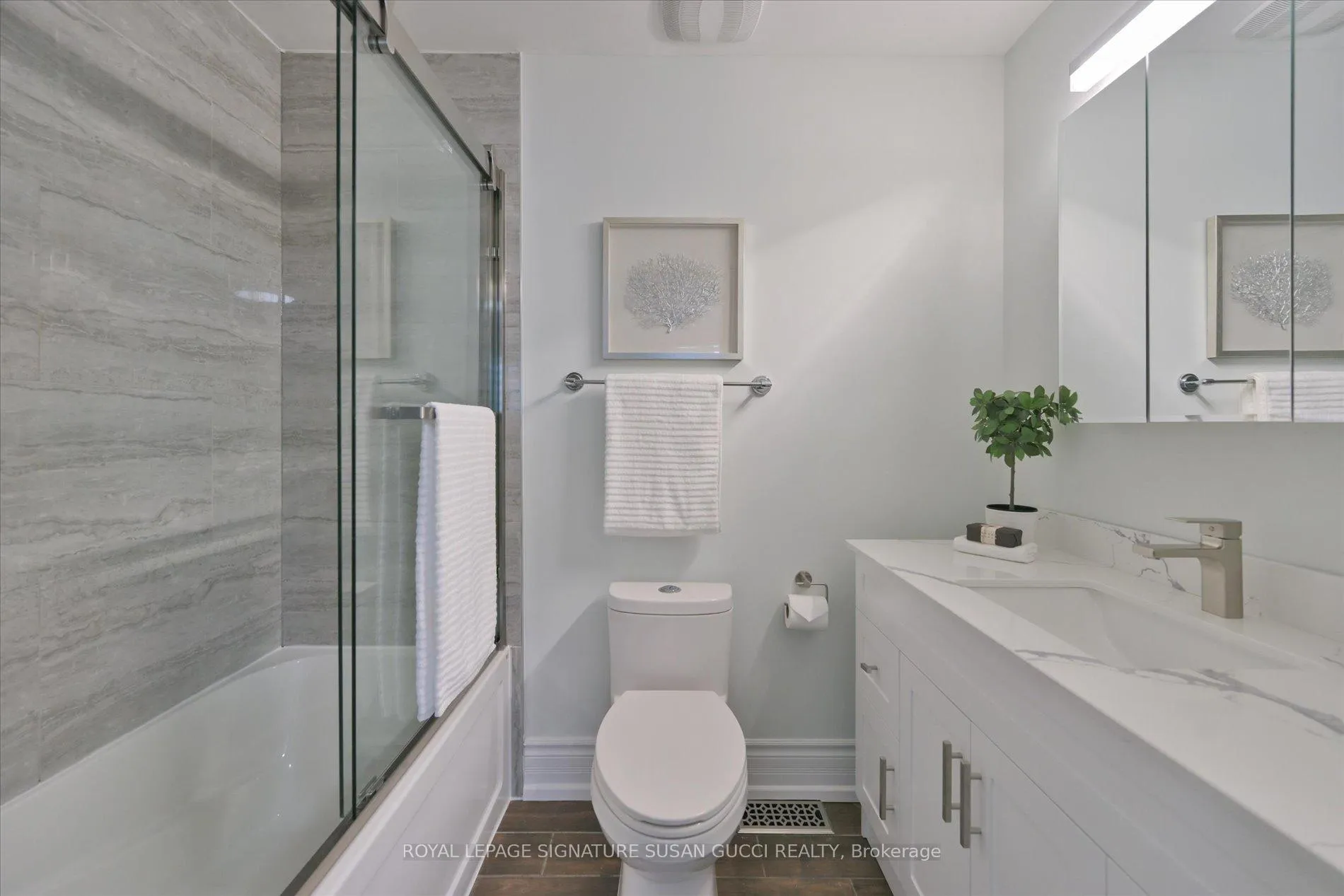 Photo 21 of 20 Cambrai Avenue, Toronto, Woodbine-Lumsden — HOMEH