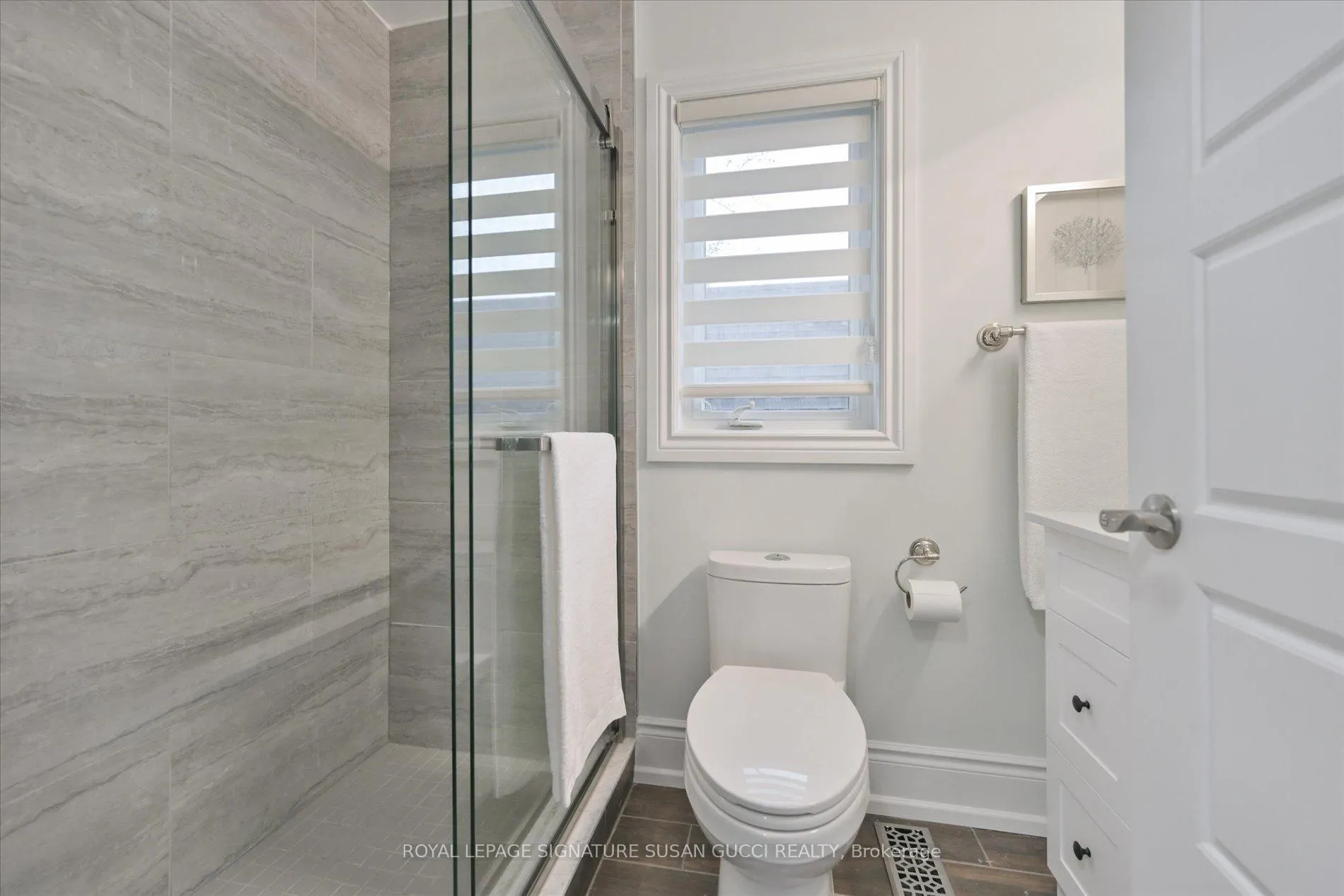 Photo 26 of 20 Cambrai Avenue, Toronto, Woodbine-Lumsden — HOMEH