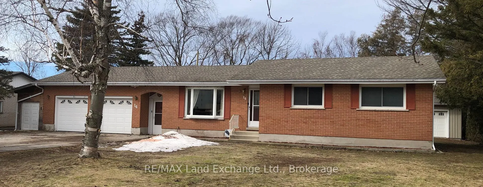 Photo 1 of 16 Penetangore Row S, Huron-Kinloss — HOMEH