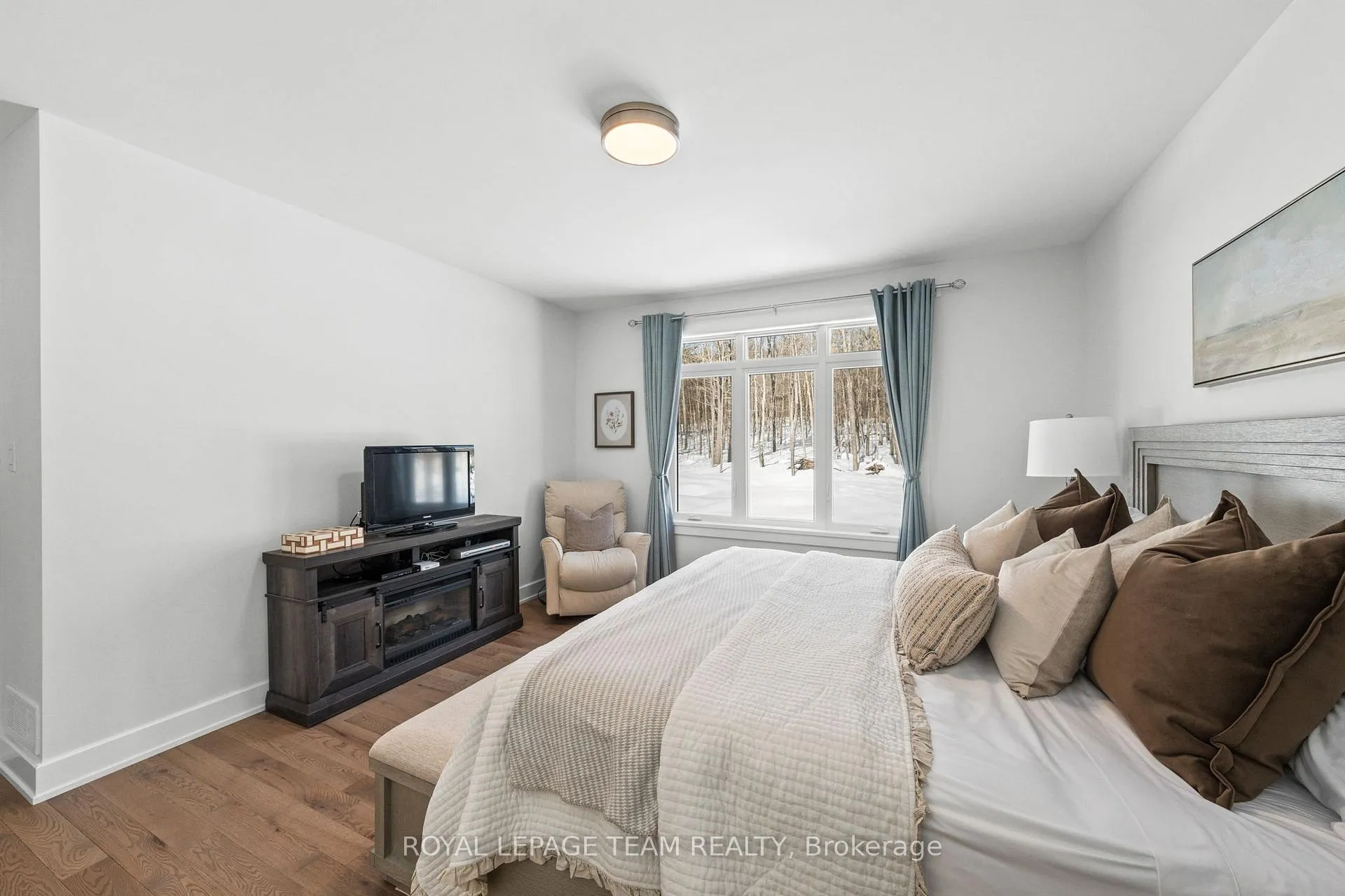 Photo 16 of 190 Raymond Luhta Crescent, McNab/Braeside, Mcnab/Braeside Twps — HOMEH