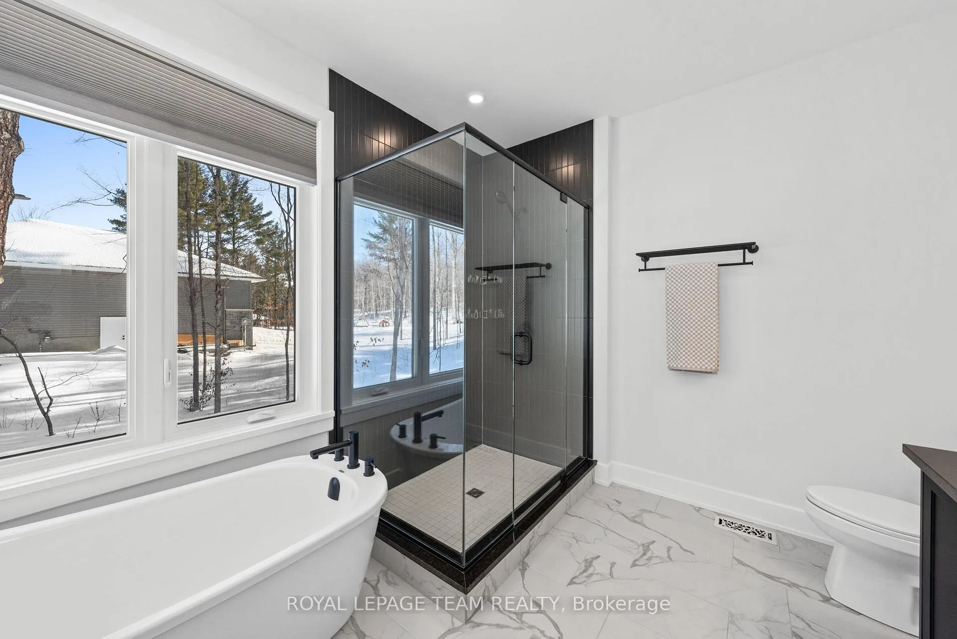 Photo 19 of 190 Raymond Luhta Crescent, McNab/Braeside, Mcnab/Braeside Twps — HOMEH