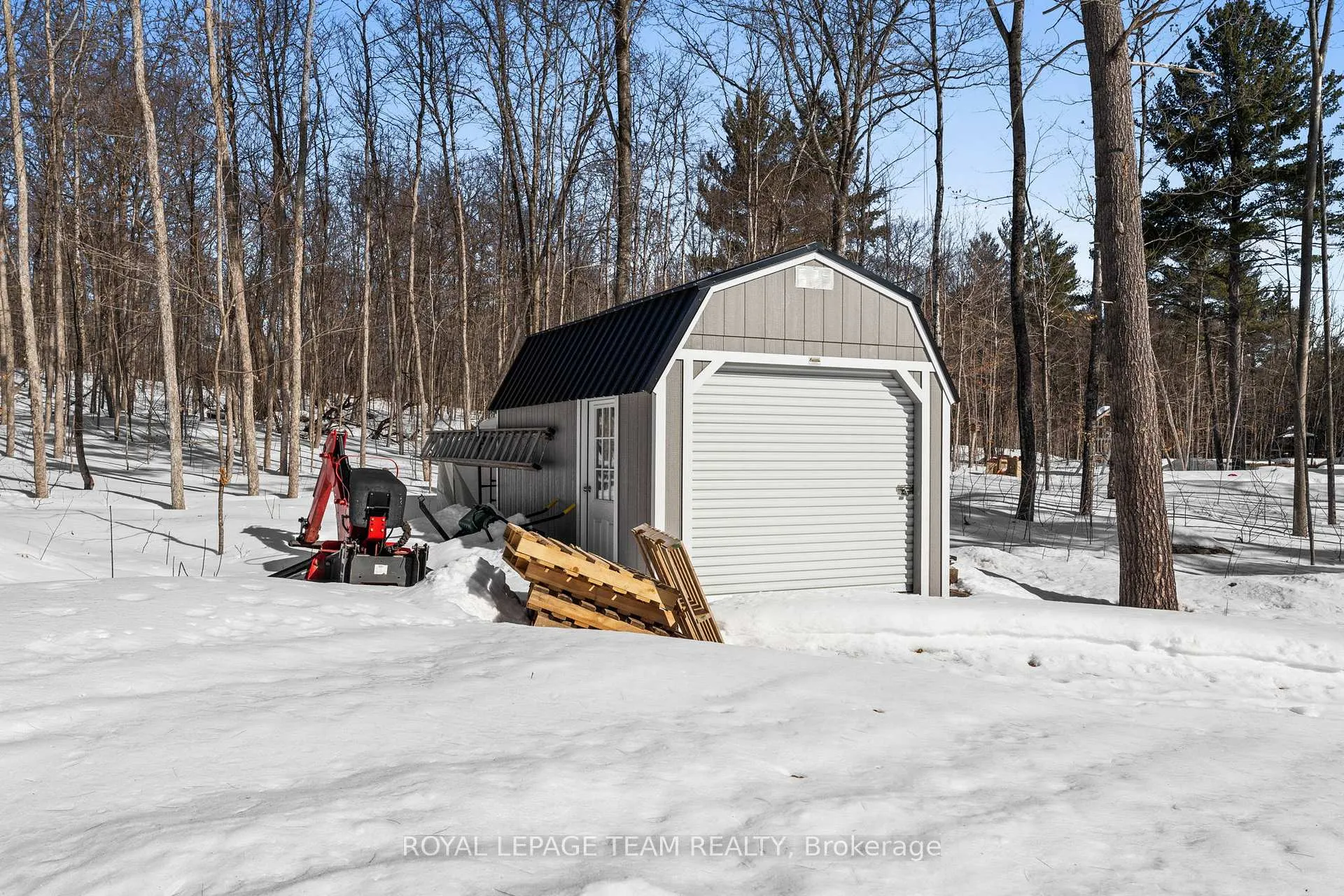 Photo 38 of 190 Raymond Luhta Crescent, McNab/Braeside, Mcnab/Braeside Twps — HOMEH