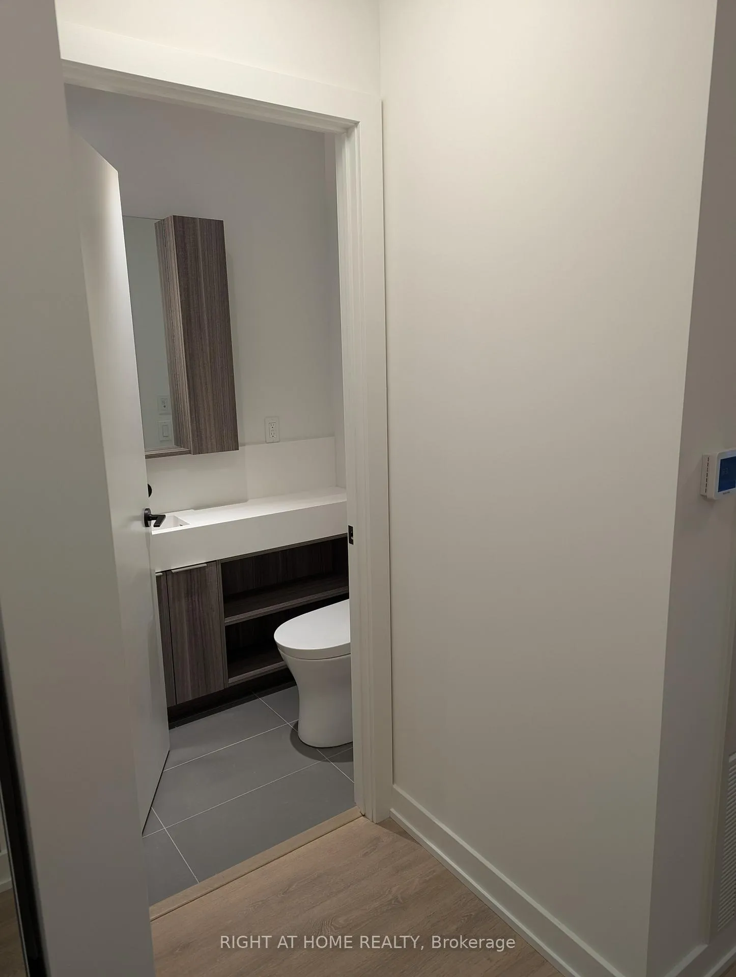 Photo 13 of Unit 714, 127 Broadway Avenue, Toronto, Mount Pleasant West — HOMEH