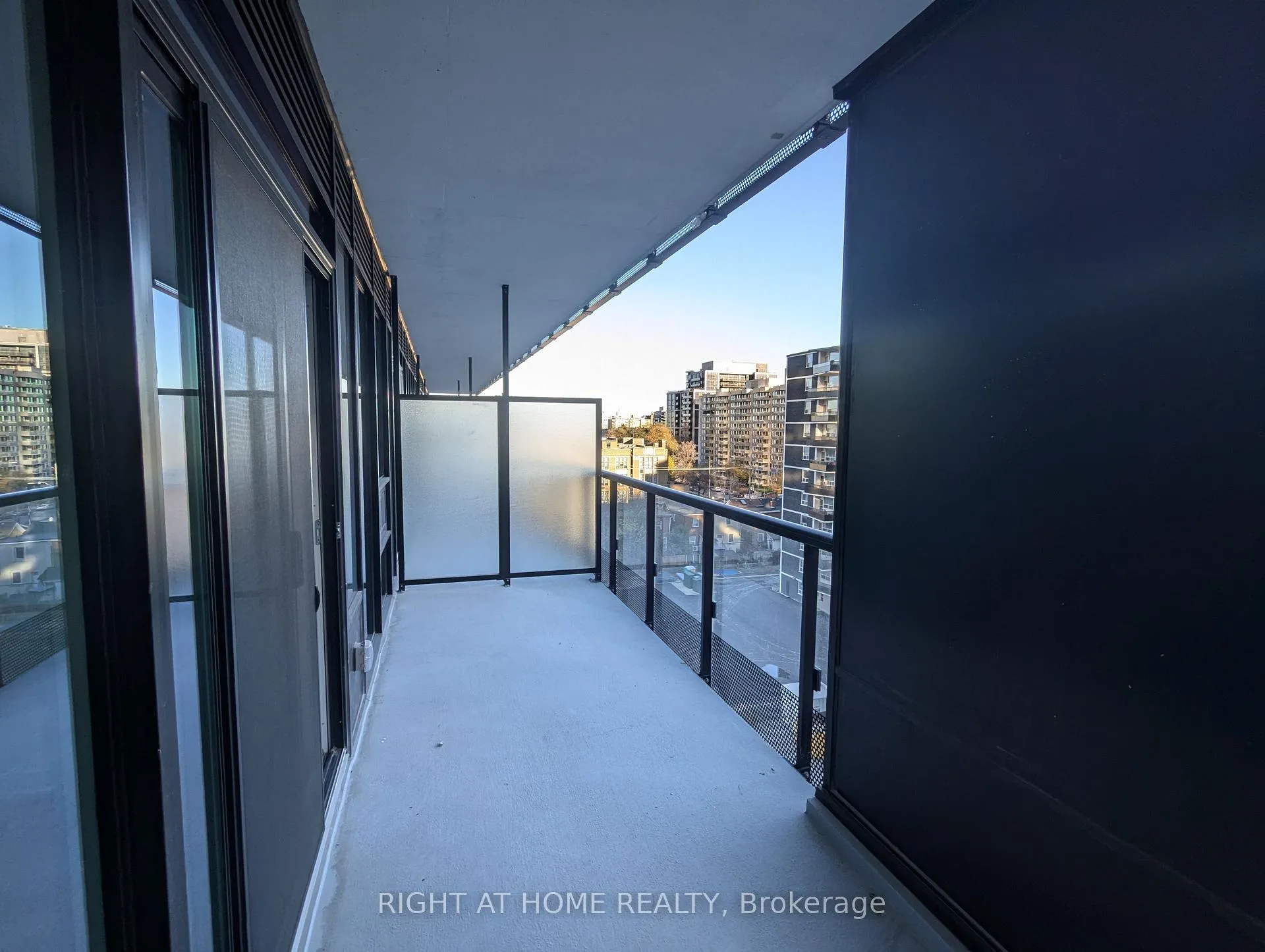 Photo 16 of Unit 714, 127 Broadway Avenue, Toronto, Mount Pleasant West — HOMEH