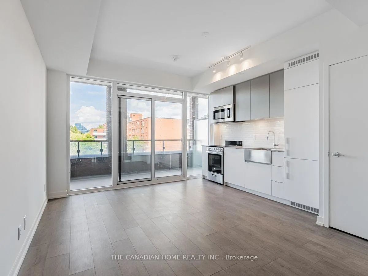 Front of Unit 321, 270 Dufferin Street