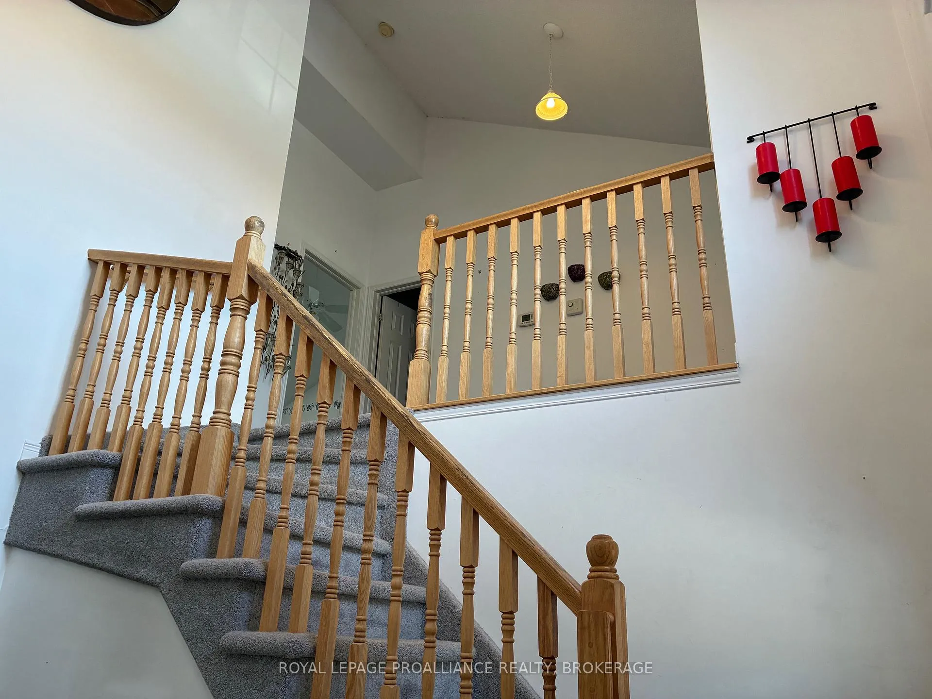 Photo 3 of 1059 Springfield Drive, Kingston, City Southwest — HOMEH
