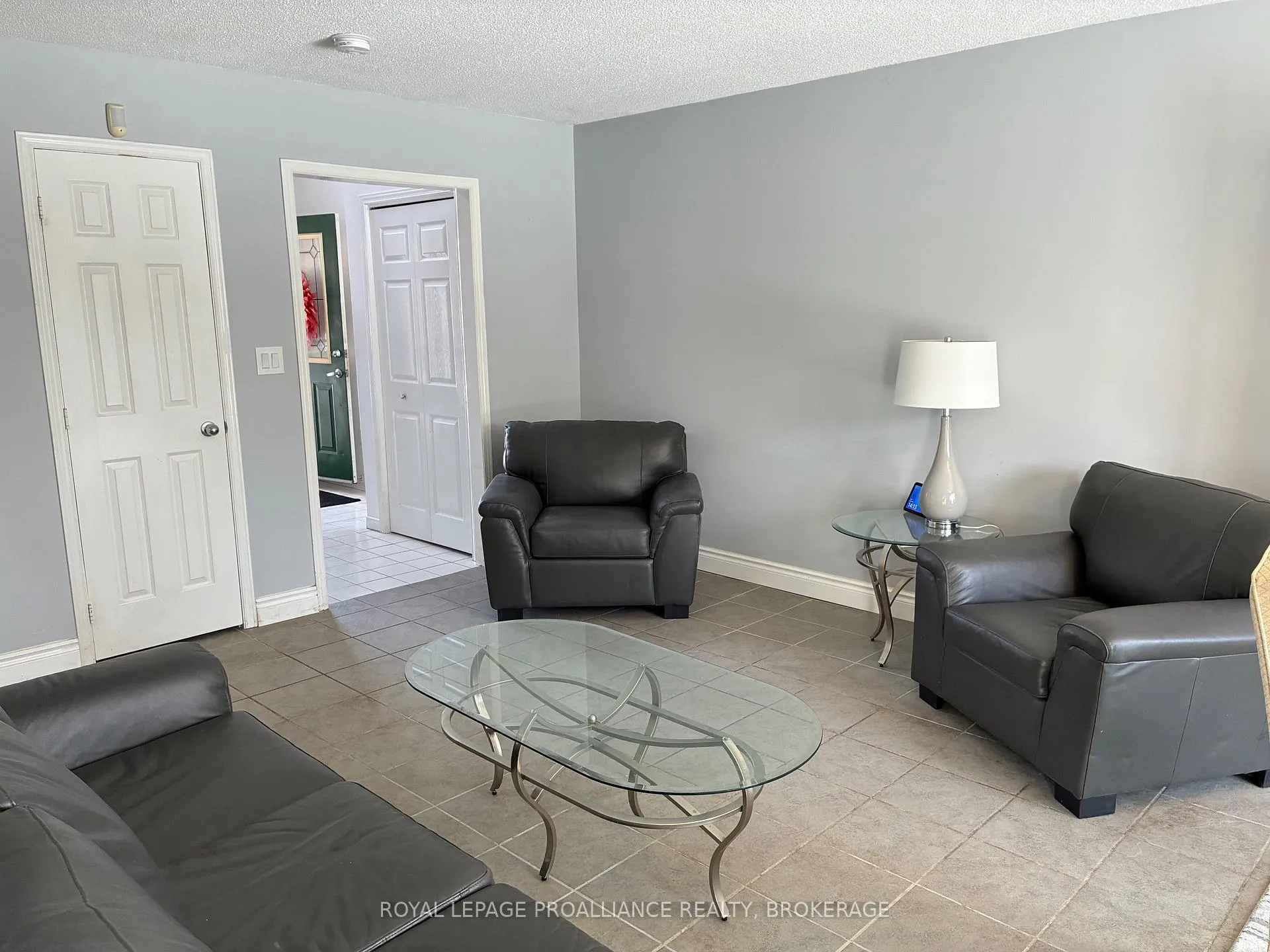 Photo 4 of 1059 Springfield Drive, Kingston, City Southwest — HOMEH