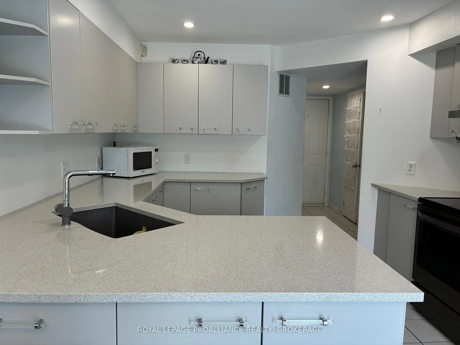 Photo 11 of 1059 Springfield Drive, Kingston, City Southwest — HOMEH