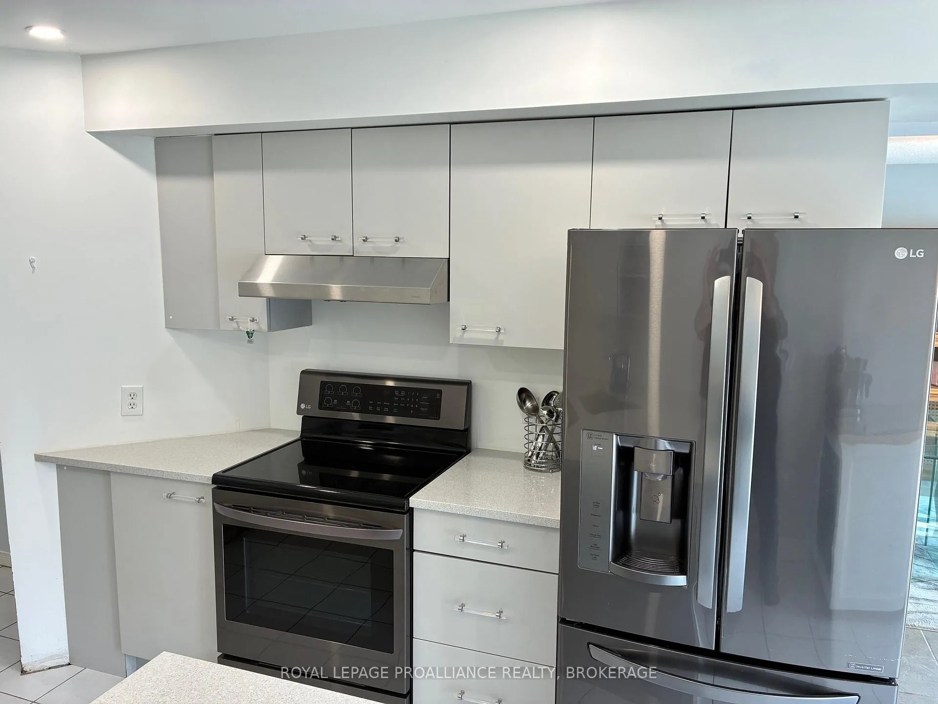 Photo 13 of 1059 Springfield Drive, Kingston, City Southwest — HOMEH