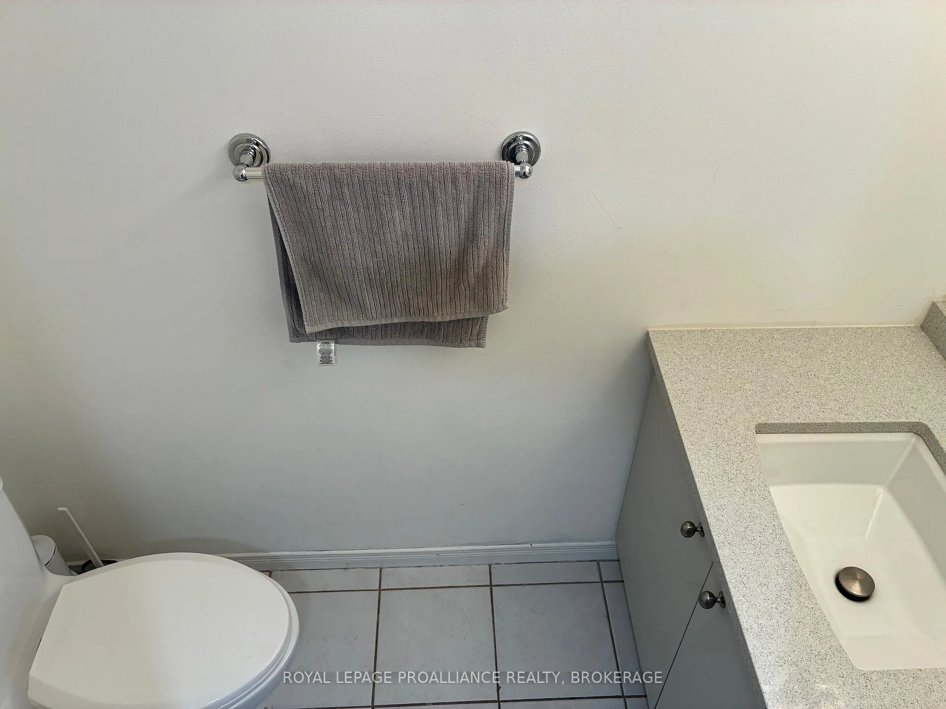 Photo 16 of 1059 Springfield Drive, Kingston, City Southwest — HOMEH