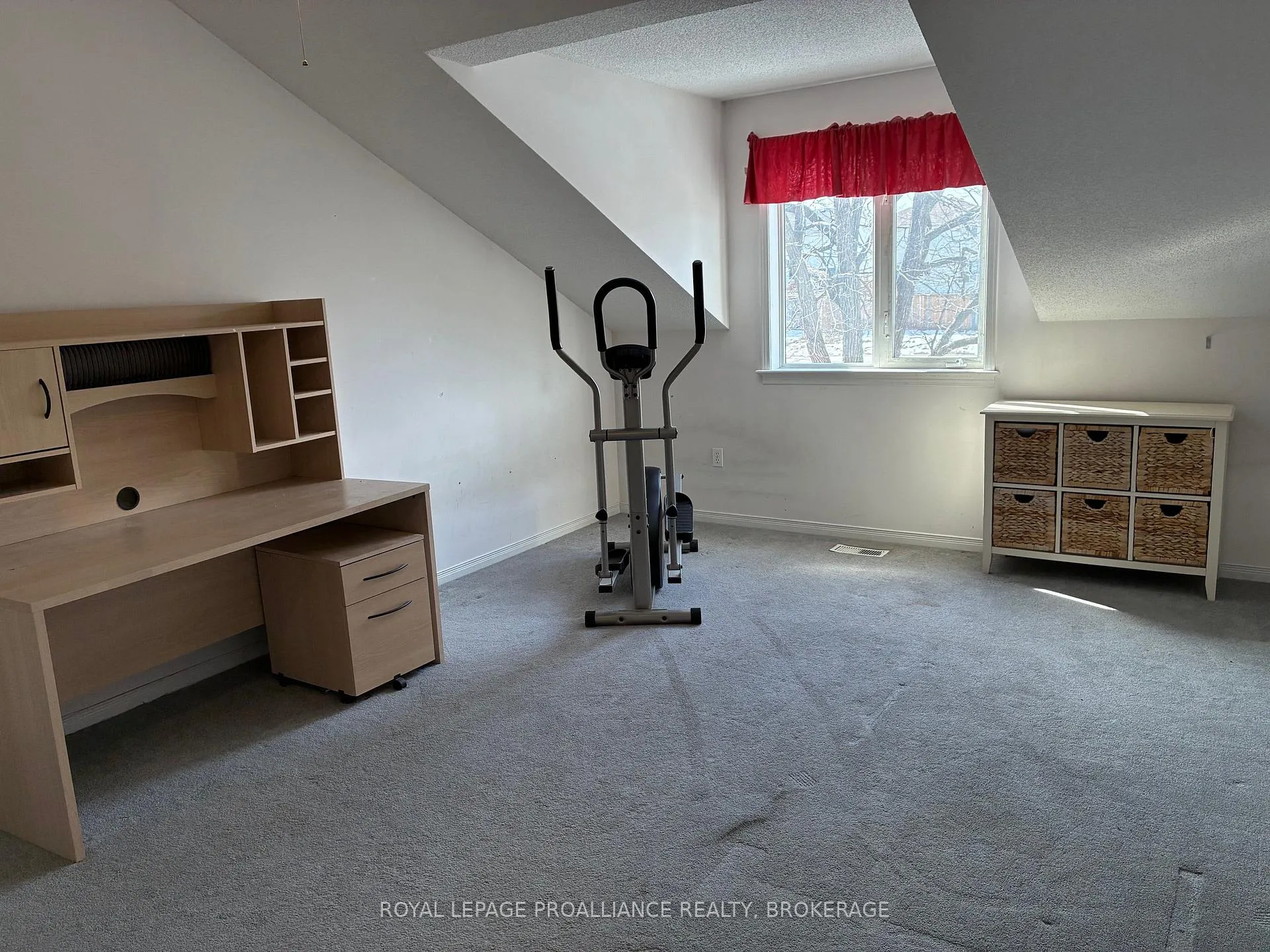 Photo 20 of 1059 Springfield Drive, Kingston, City Southwest — HOMEH