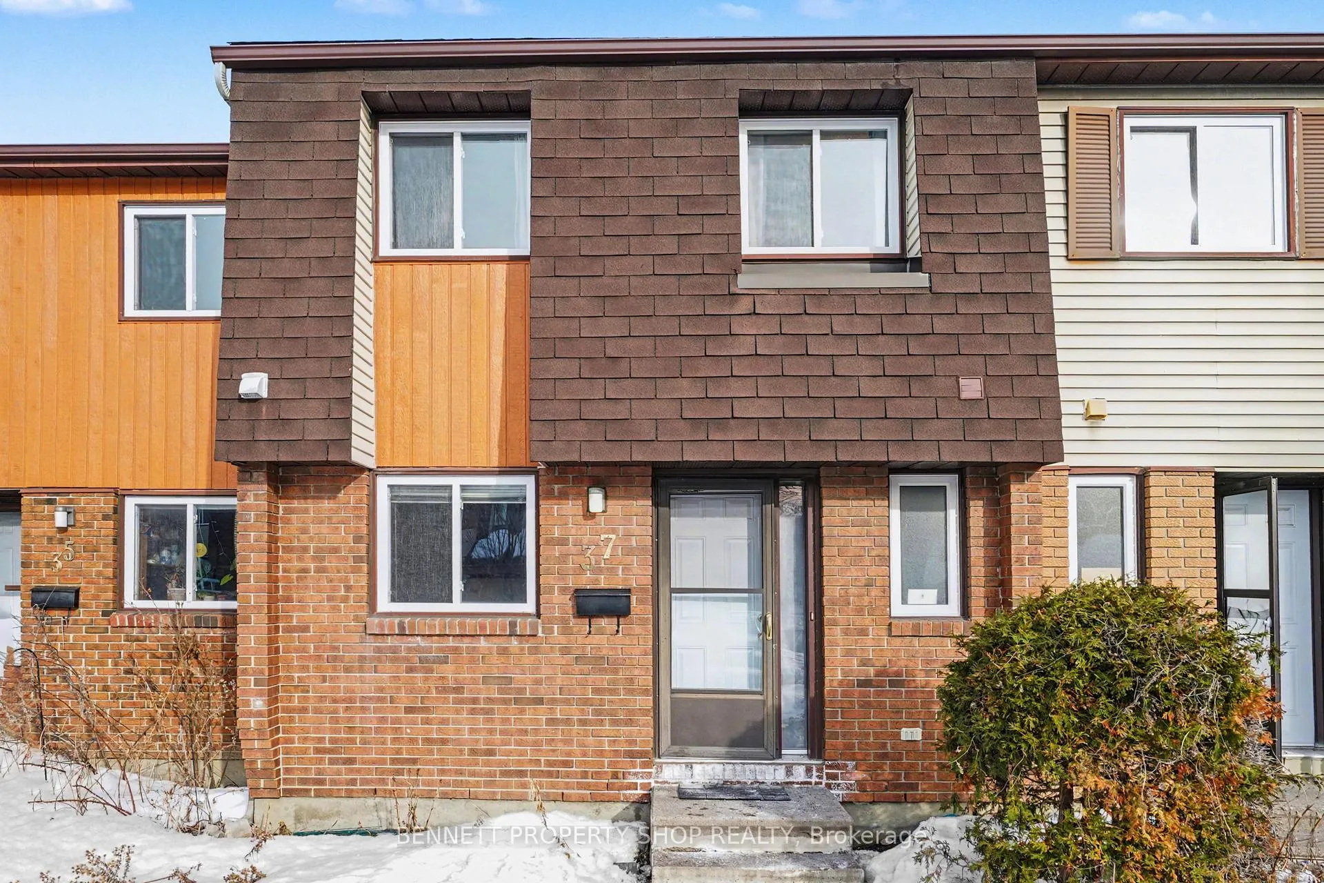 Photo 1 of 37 Pixley Private, Ottawa, Riverview Park — HOMEH