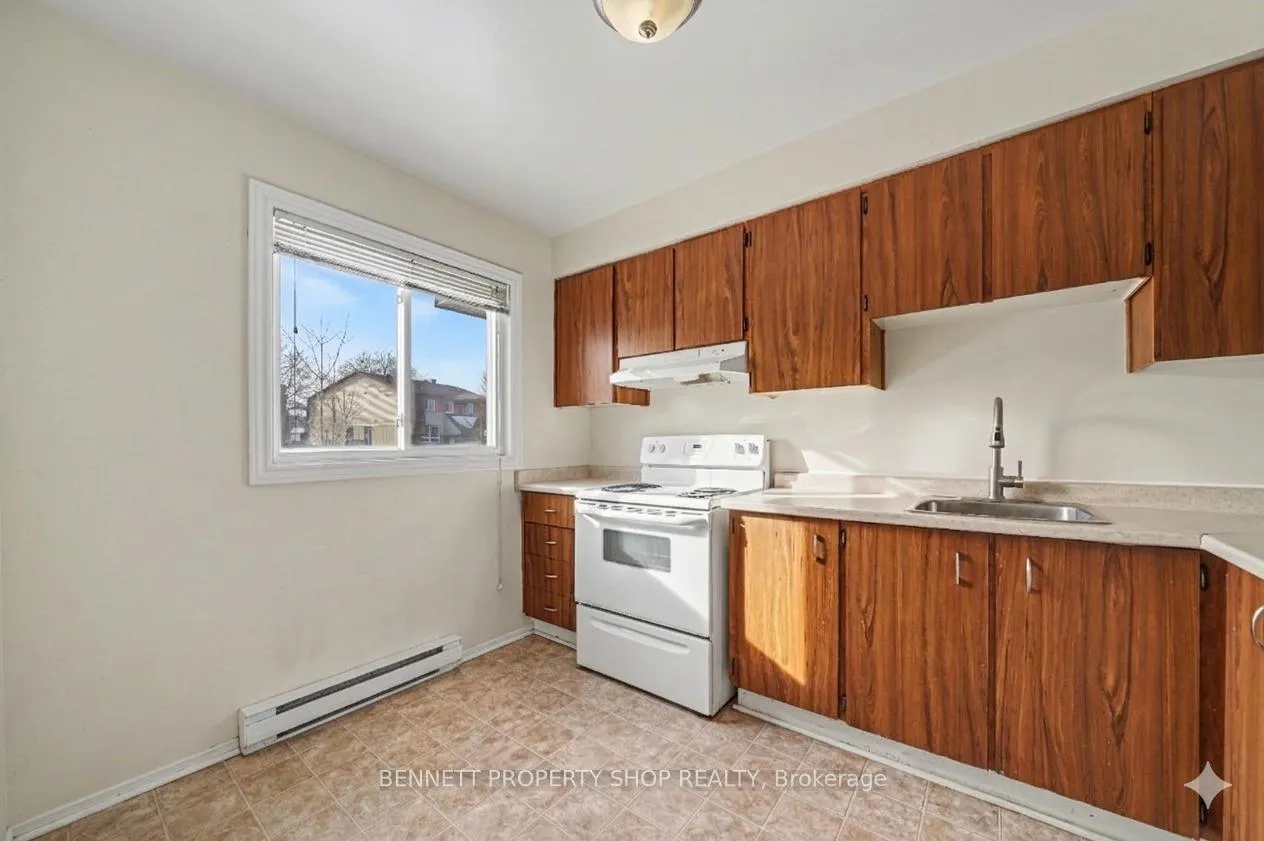 Photo 4 of 37 Pixley Private, Ottawa, Riverview Park — HOMEH