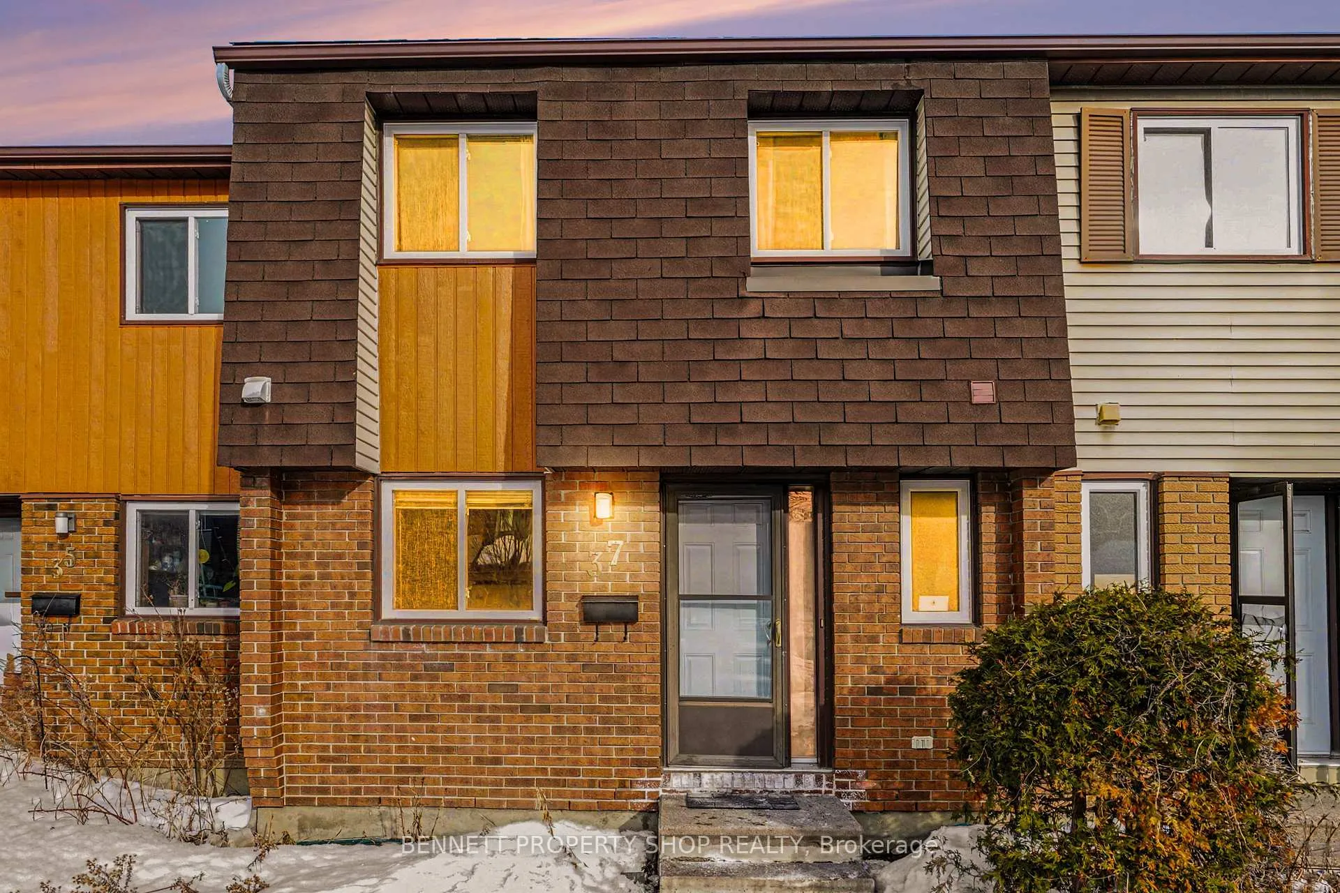 Photo 17 of 37 Pixley Private, Ottawa, Riverview Park — HOMEH
