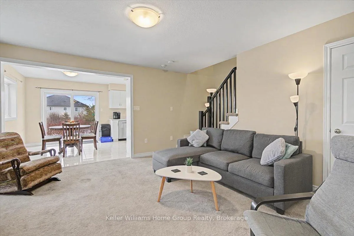 Photo 4 of 18 Mccann Street, Guelph, Kortright East — HOMEH