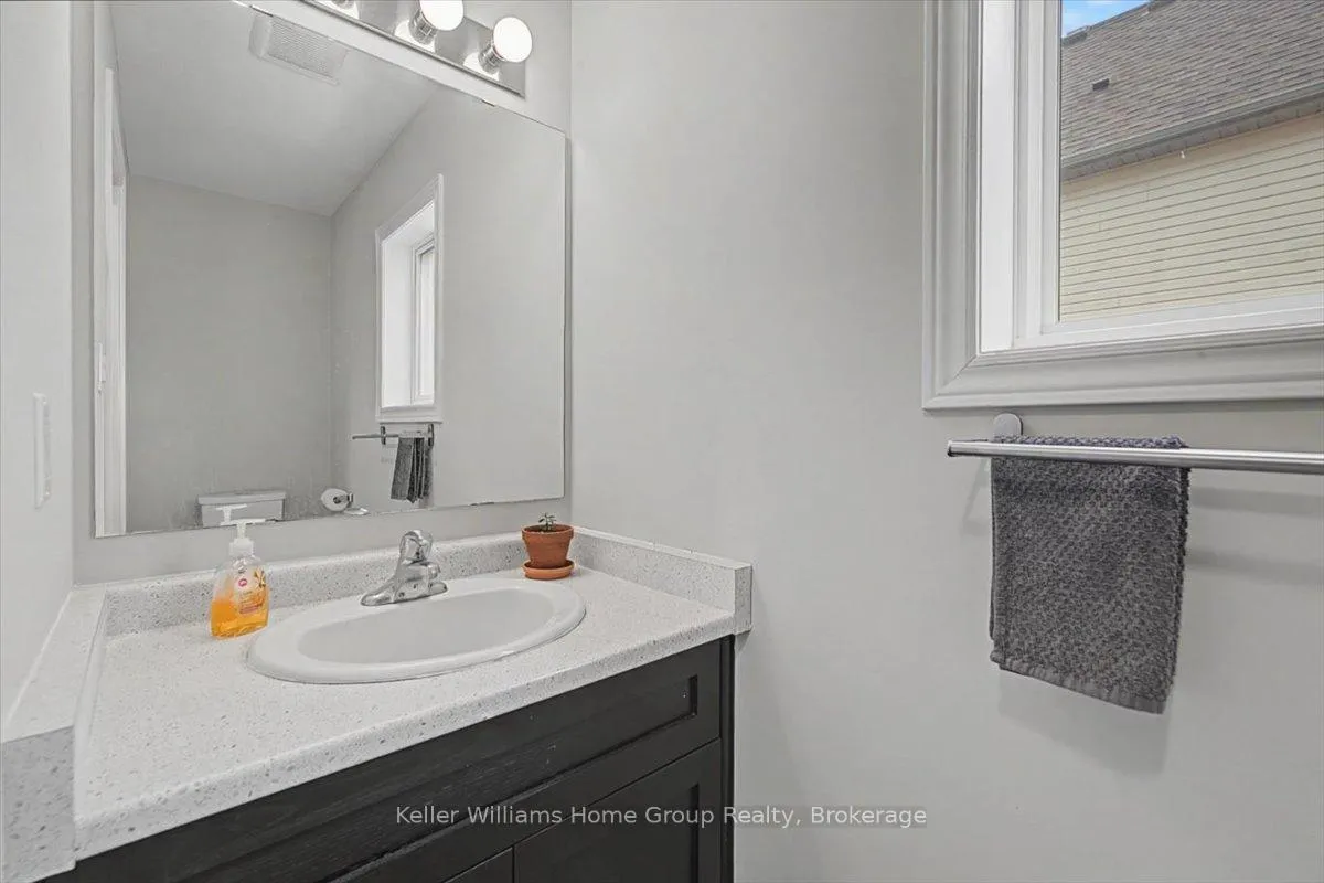 Photo 14 of 18 Mccann Street, Guelph, Kortright East — HOMEH