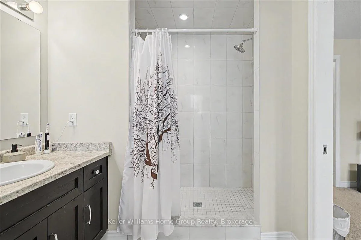 Photo 23 of 18 Mccann Street, Guelph, Kortright East — HOMEH