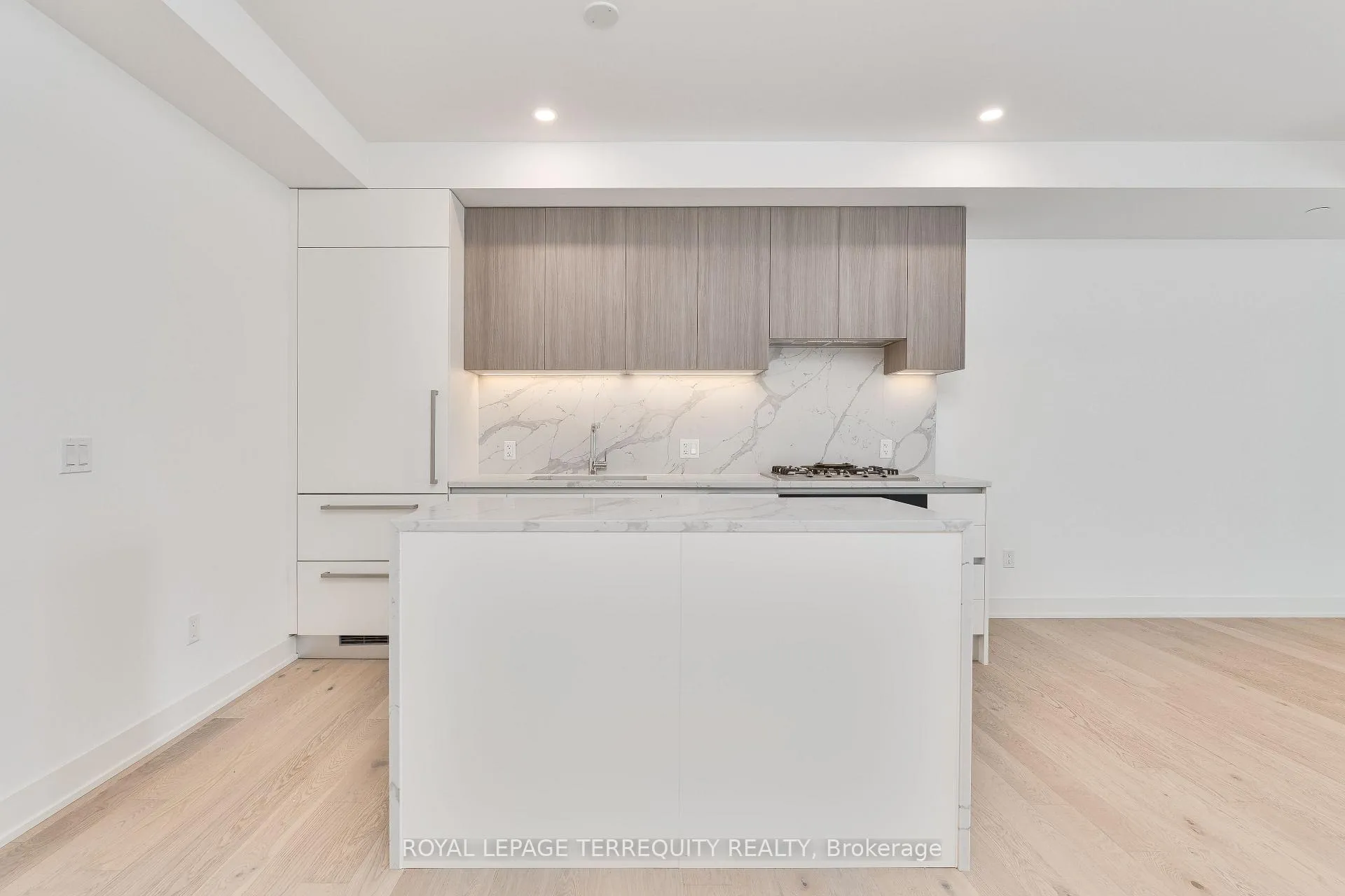 Photo 2 of Unit PH05, 200 Keewatin Avenue, Toronto, Mount Pleasant East — HOMEH