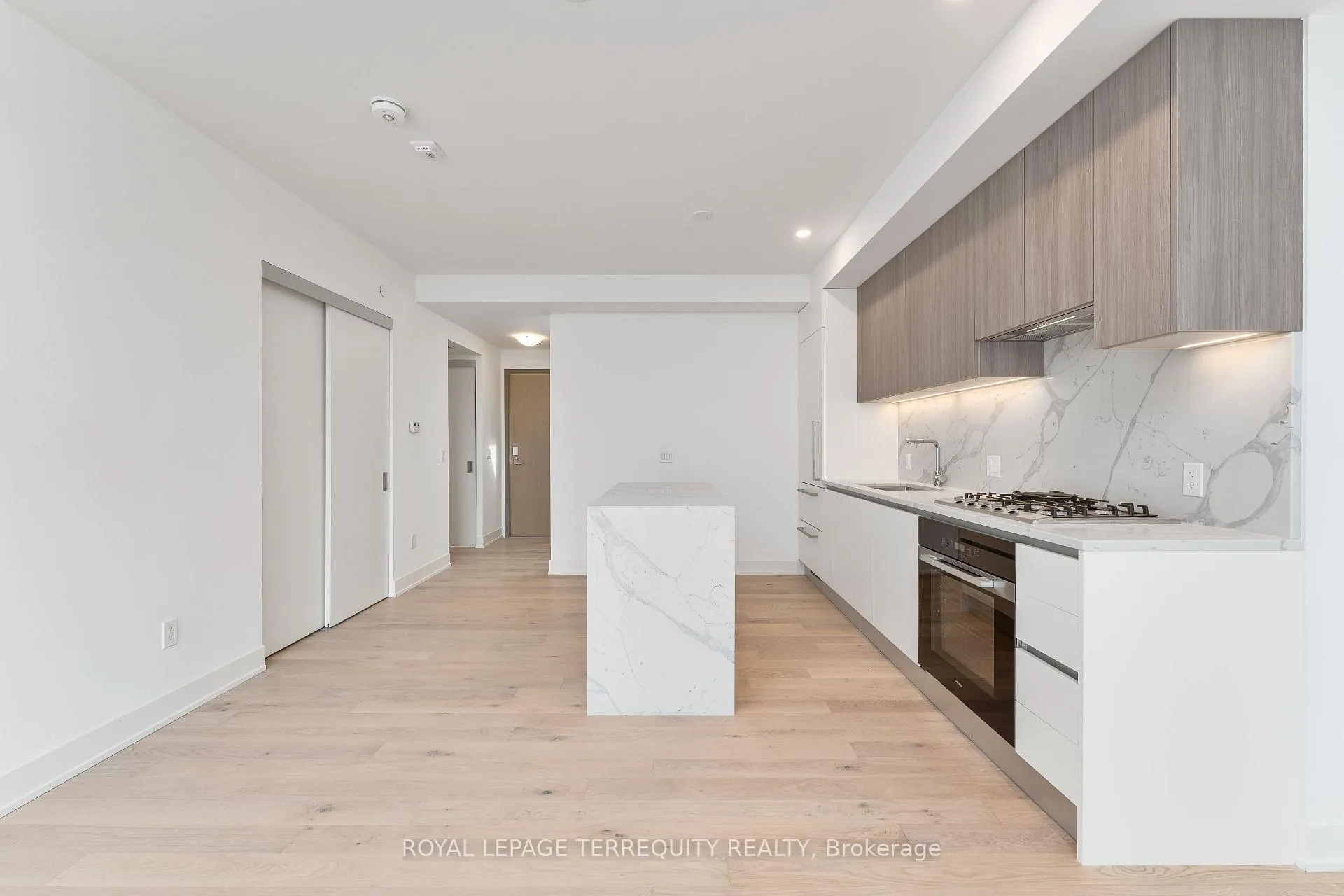 Photo 5 of Unit PH05, 200 Keewatin Avenue, Toronto, Mount Pleasant East — HOMEH