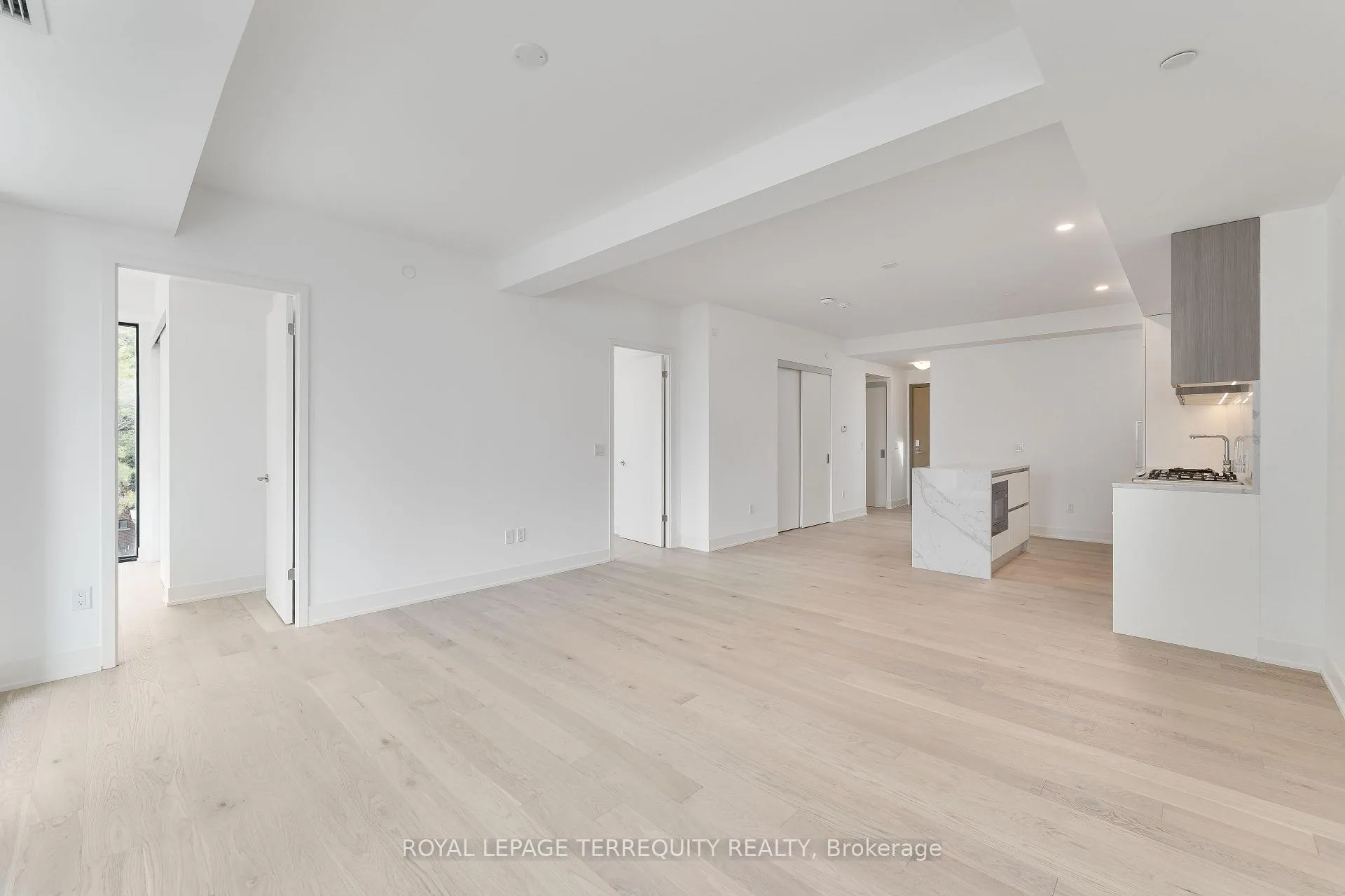 Photo 6 of Unit PH05, 200 Keewatin Avenue, Toronto, Mount Pleasant East — HOMEH