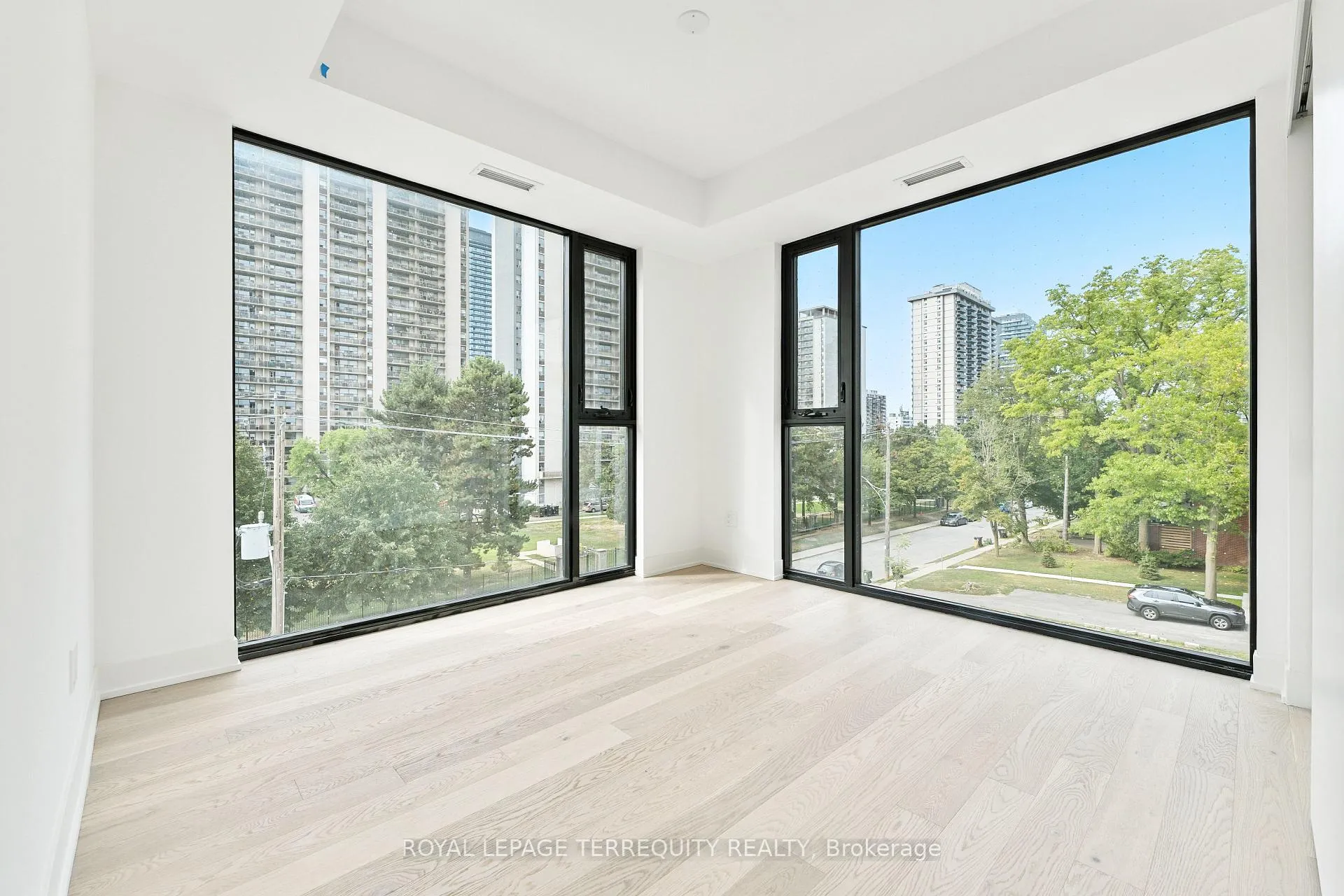 Photo 9 of Unit PH05, 200 Keewatin Avenue, Toronto, Mount Pleasant East — HOMEH