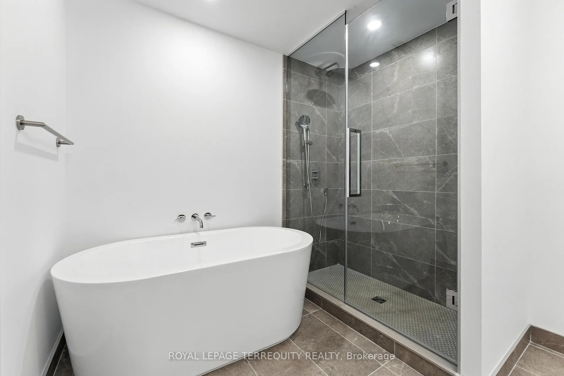 Photo 12 of Unit PH05, 200 Keewatin Avenue, Toronto, Mount Pleasant East — HOMEH