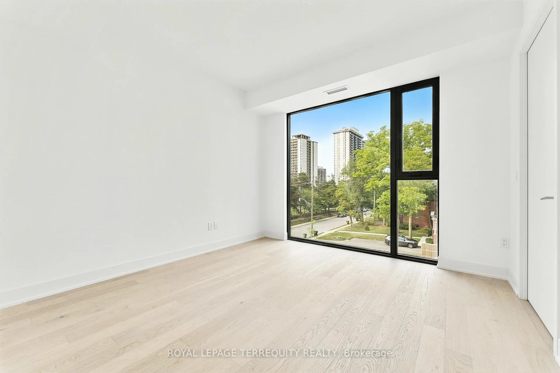 Photo 13 of Unit PH05, 200 Keewatin Avenue, Toronto, Mount Pleasant East — HOMEH