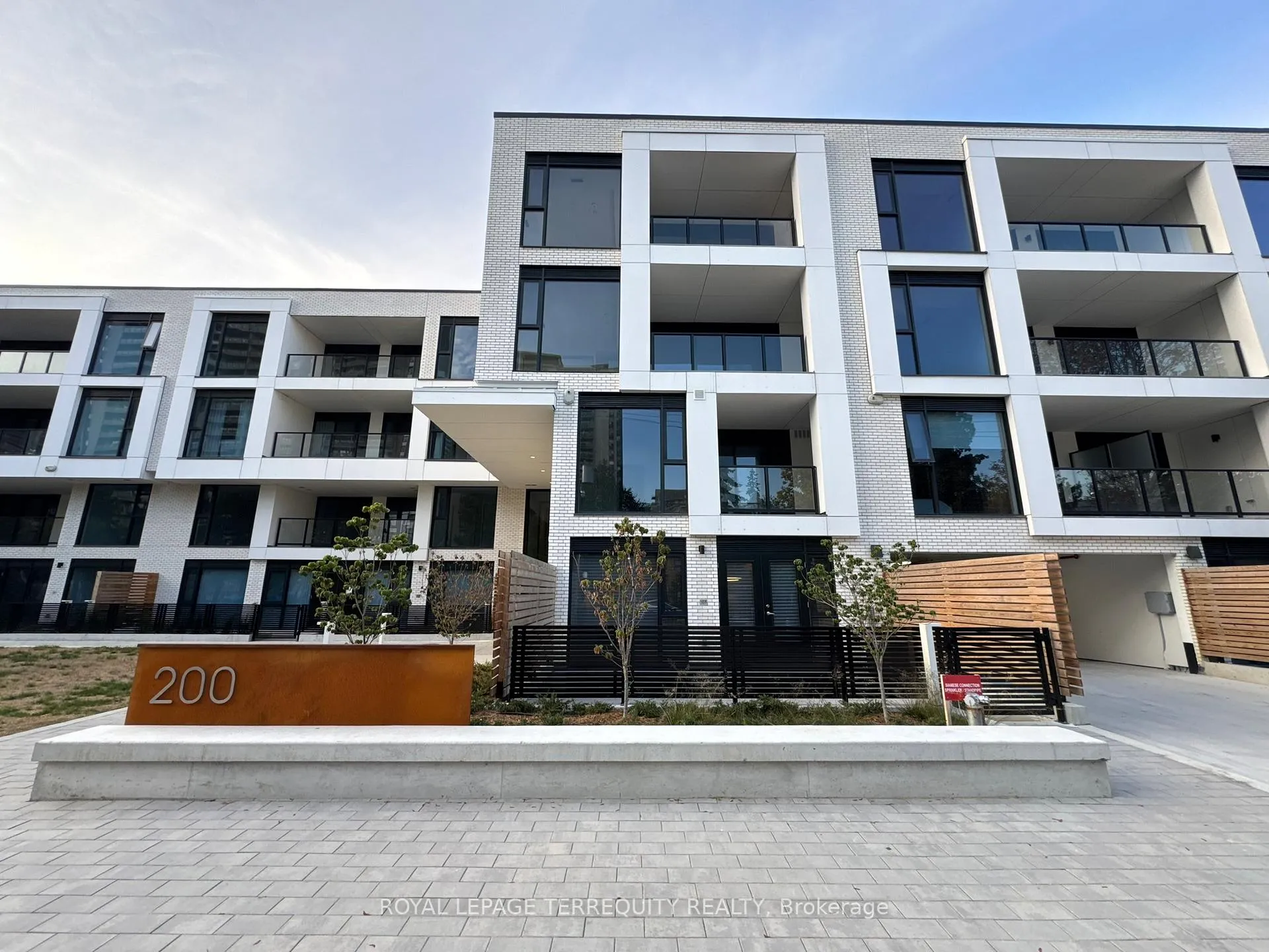 Photo 23 of Unit PH05, 200 Keewatin Avenue, Toronto, Mount Pleasant East — HOMEH