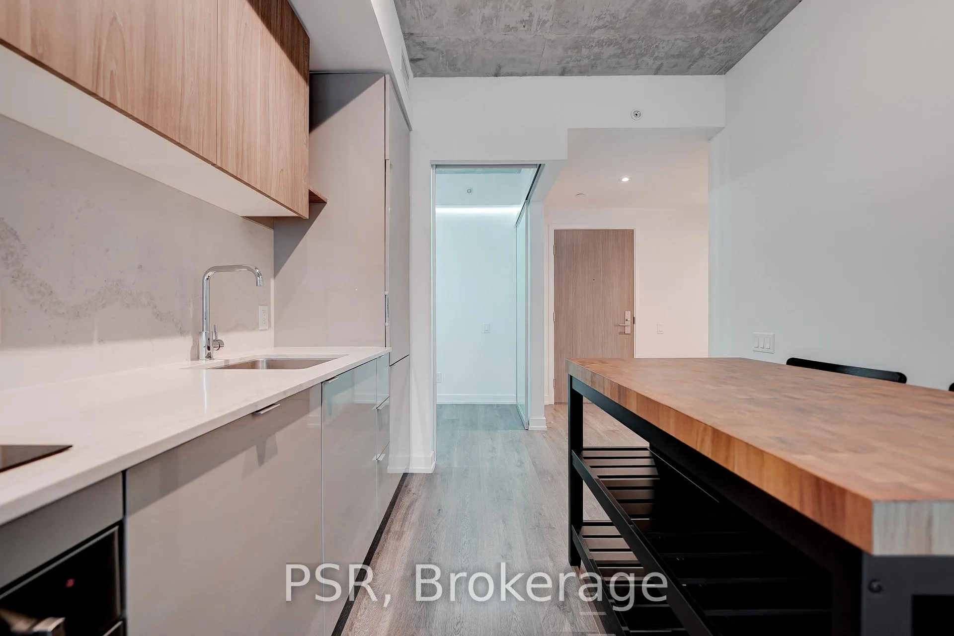 Photo 3 of Unit 506, 161 Roehampton Avenue, Toronto, Mount Pleasant West — HOMEH