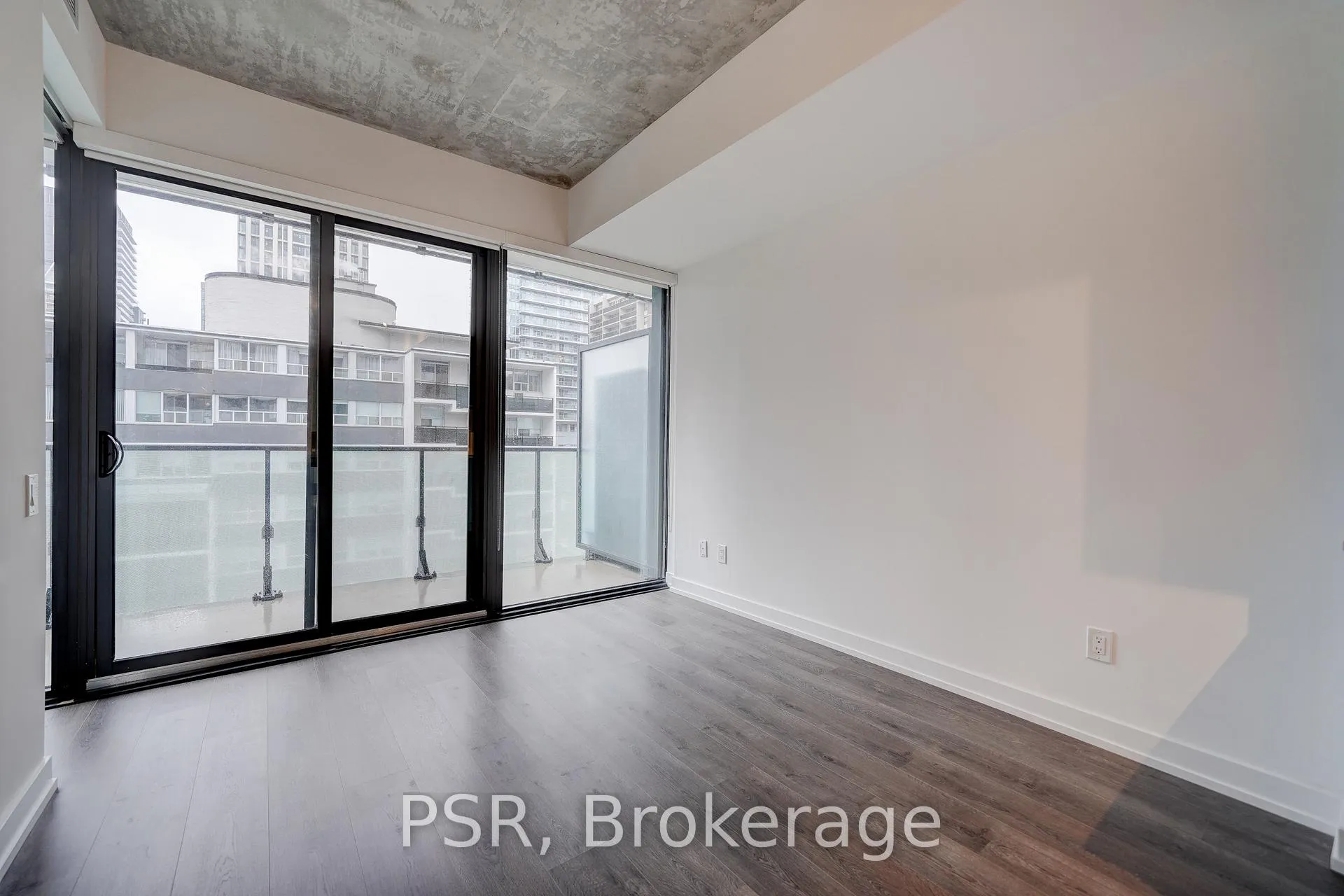 Photo 8 of Unit 506, 161 Roehampton Avenue, Toronto, Mount Pleasant West — HOMEH