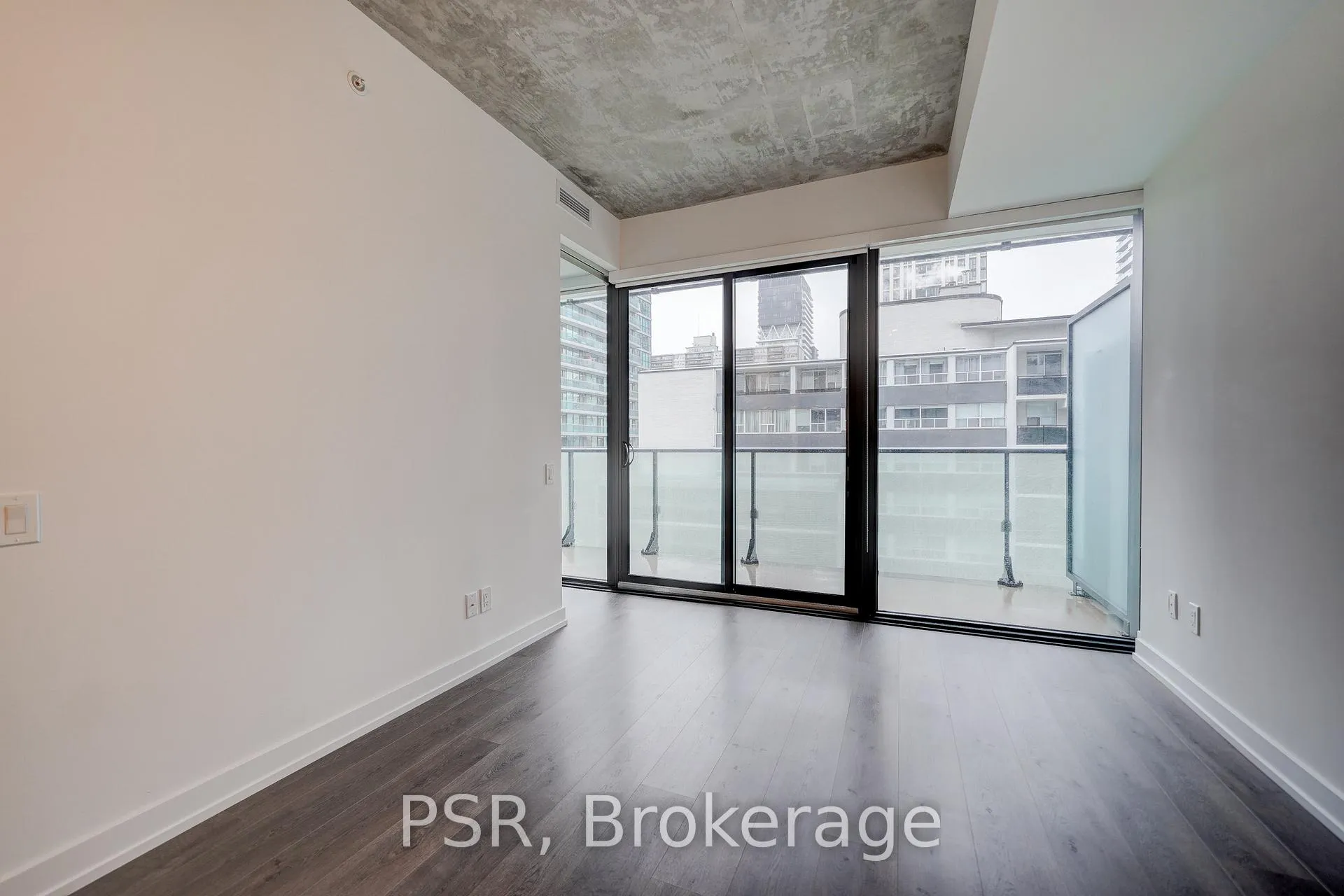 Photo 9 of Unit 506, 161 Roehampton Avenue, Toronto, Mount Pleasant West — HOMEH
