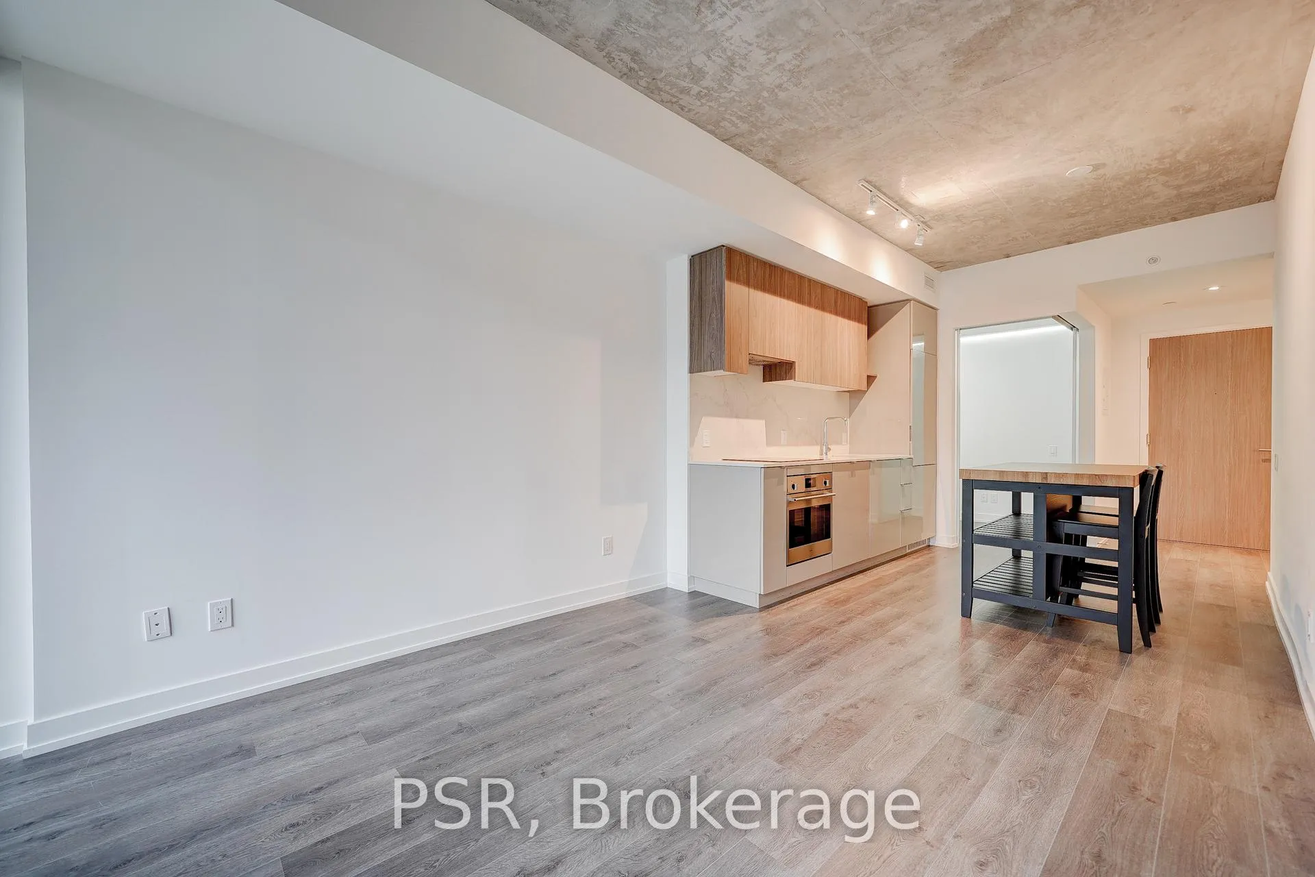 Photo 10 of Unit 506, 161 Roehampton Avenue, Toronto, Mount Pleasant West — HOMEH