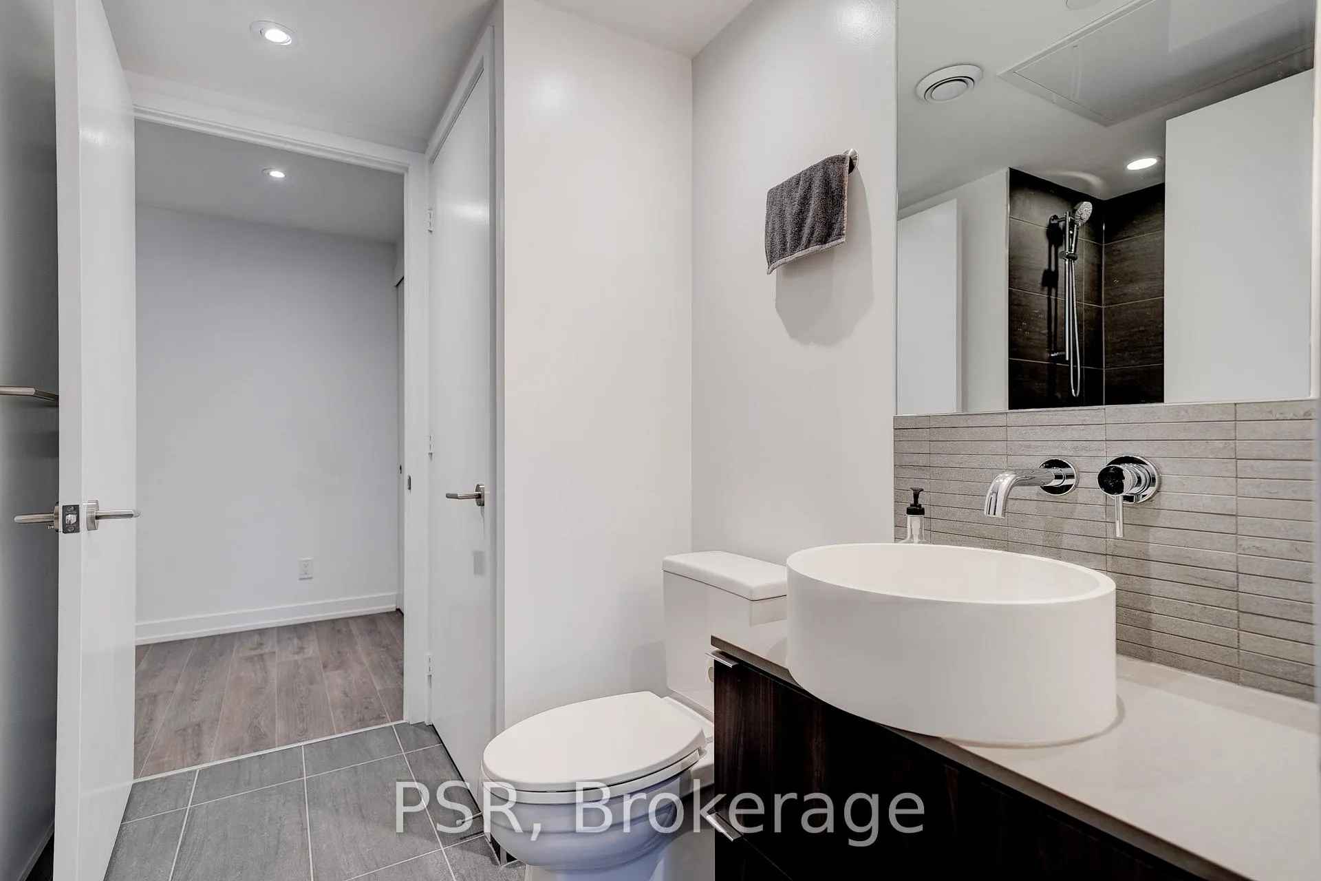 Photo 15 of Unit 506, 161 Roehampton Avenue, Toronto, Mount Pleasant West — HOMEH