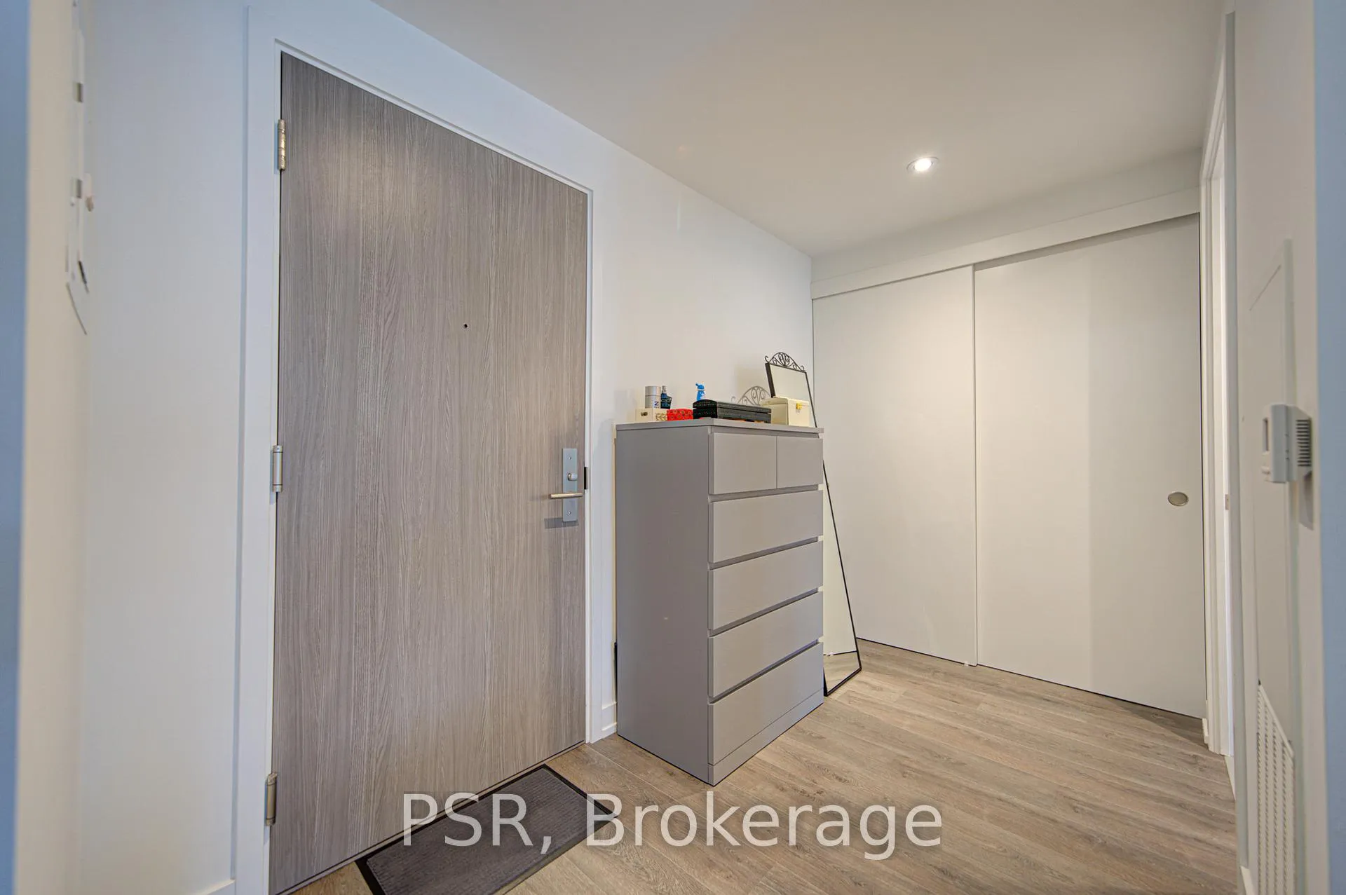 Photo 20 of Unit 506, 161 Roehampton Avenue, Toronto, Mount Pleasant West — HOMEH
