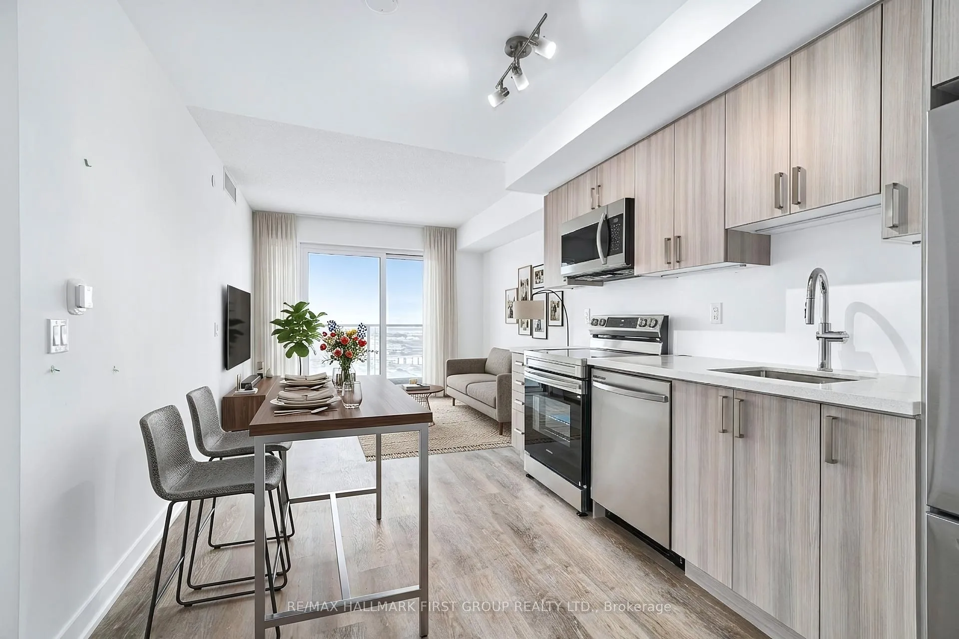 Photo 6 of Unit 2403, 1010 Sandy Beach Road, Pickering, Bay Ridges — HOMEH