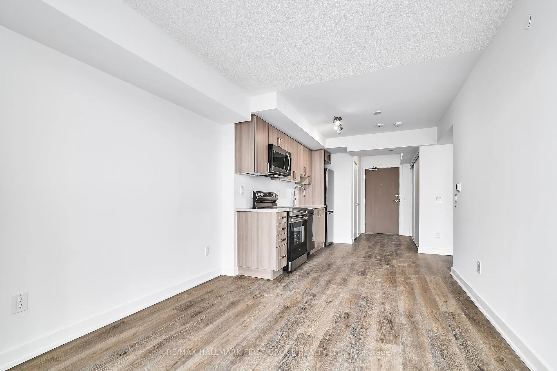Photo 11 of Unit 2403, 1010 Sandy Beach Road, Pickering, Bay Ridges — HOMEH
